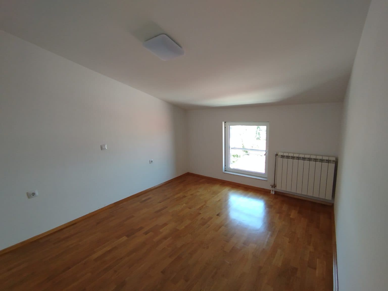 Стан на подкровје на Водно - For Rent - Vodno - Слика 6