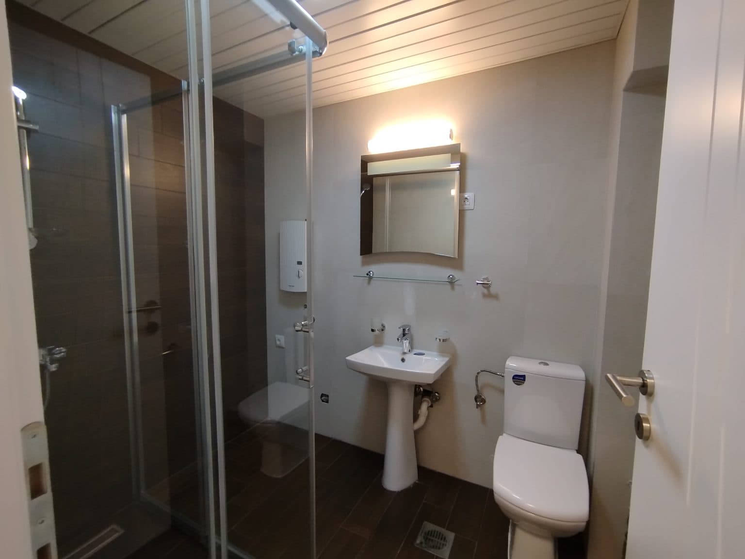 Стан на подкровје на Водно - For Rent - Vodno - Слика 7