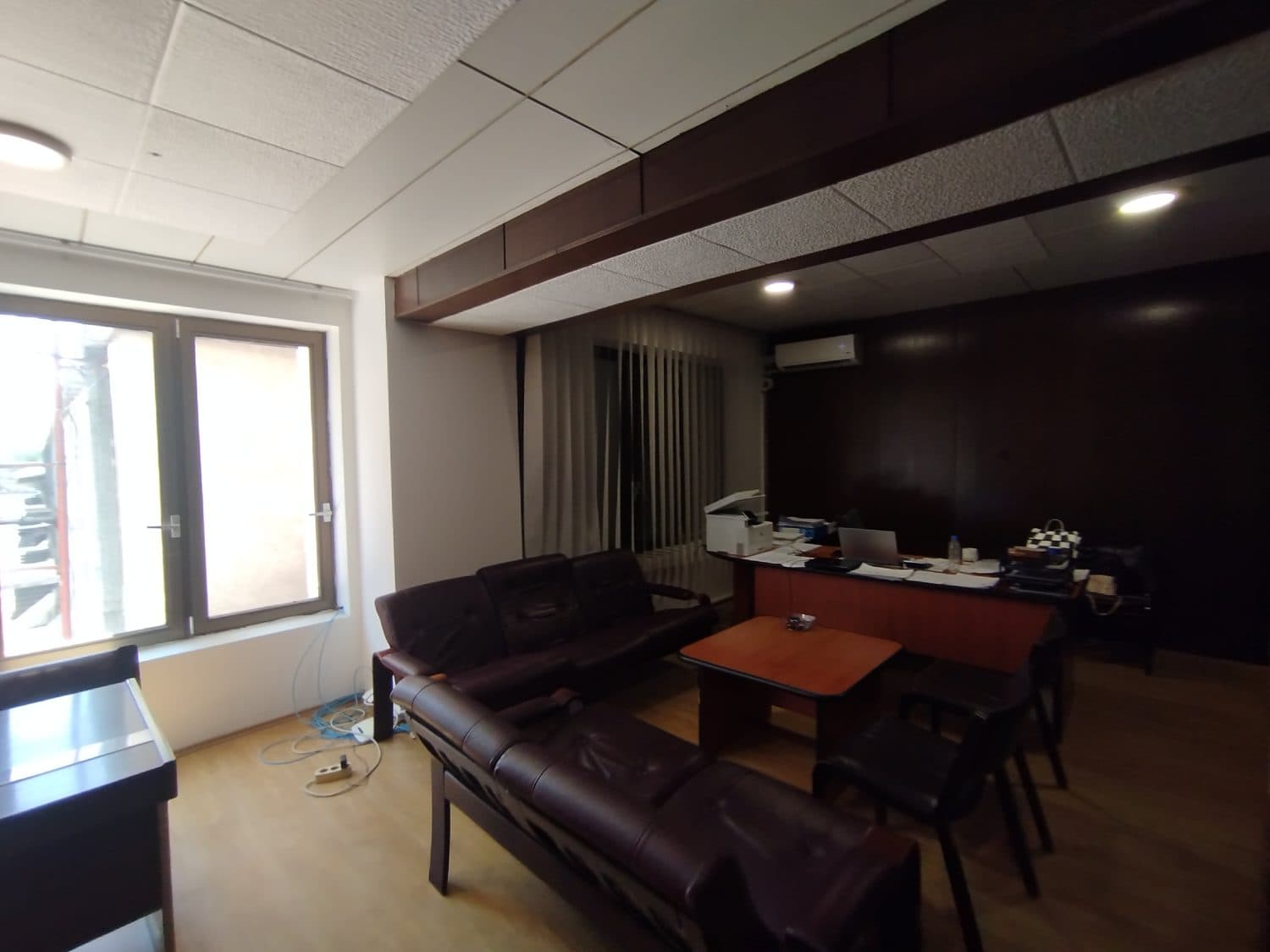 Управна зграда 800м2 - За Изнајмување - Гази Баба - Слика 12