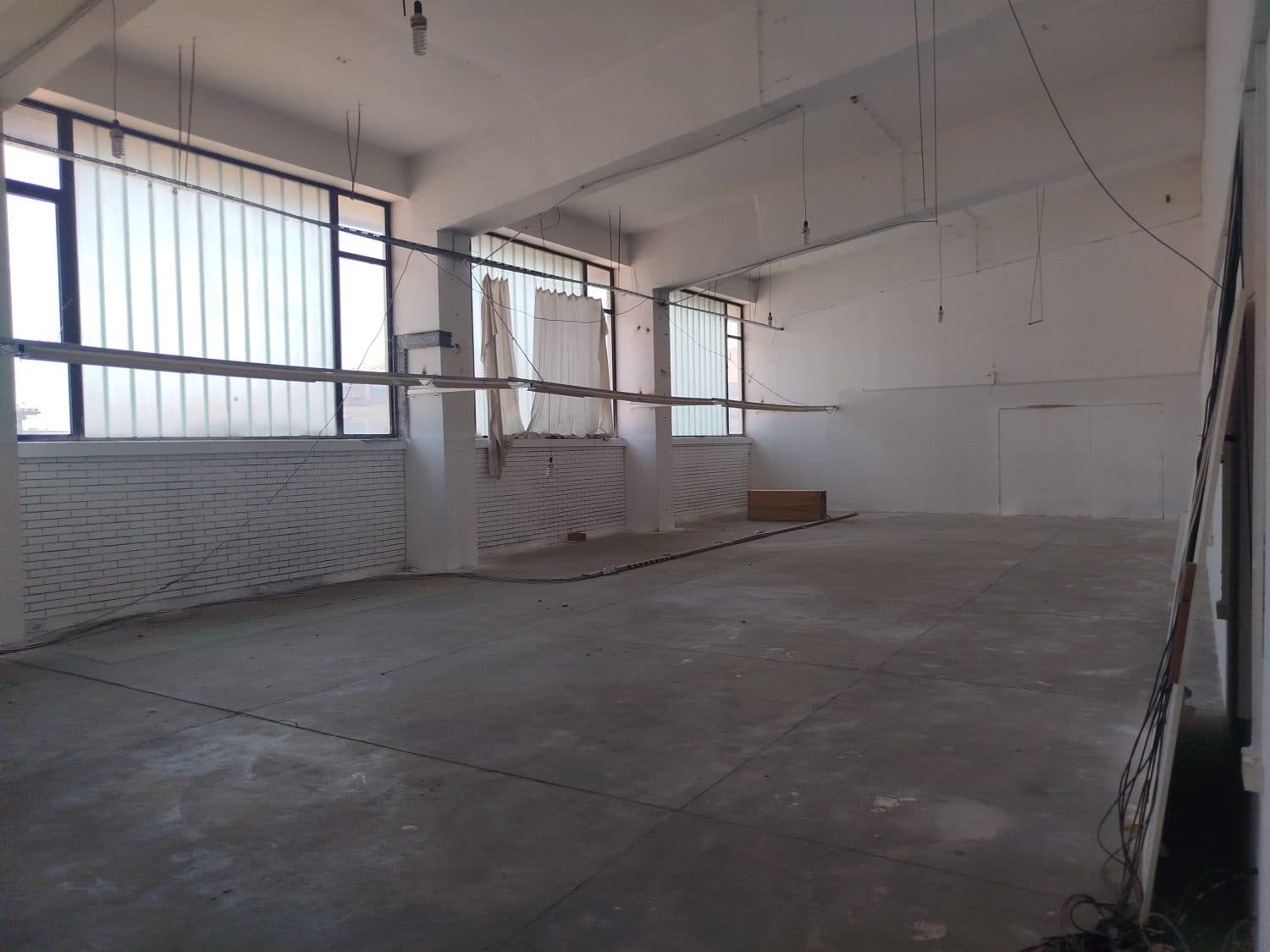 Магацин на одлична локација - За Изнајмување - Гази Баба - Слика 8