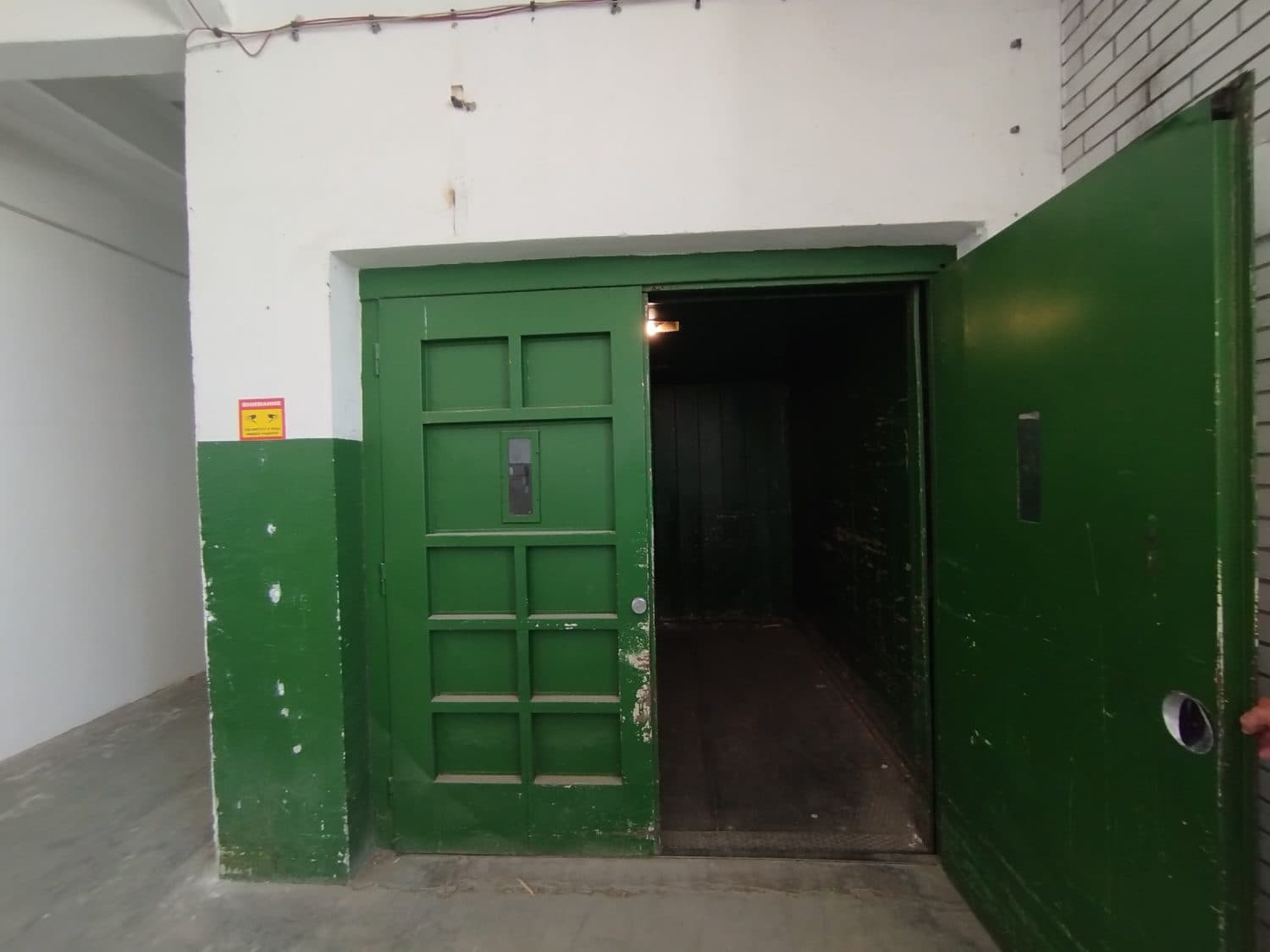 Магацин на одлична локација - За Изнајмување - Гази Баба - Слика 12