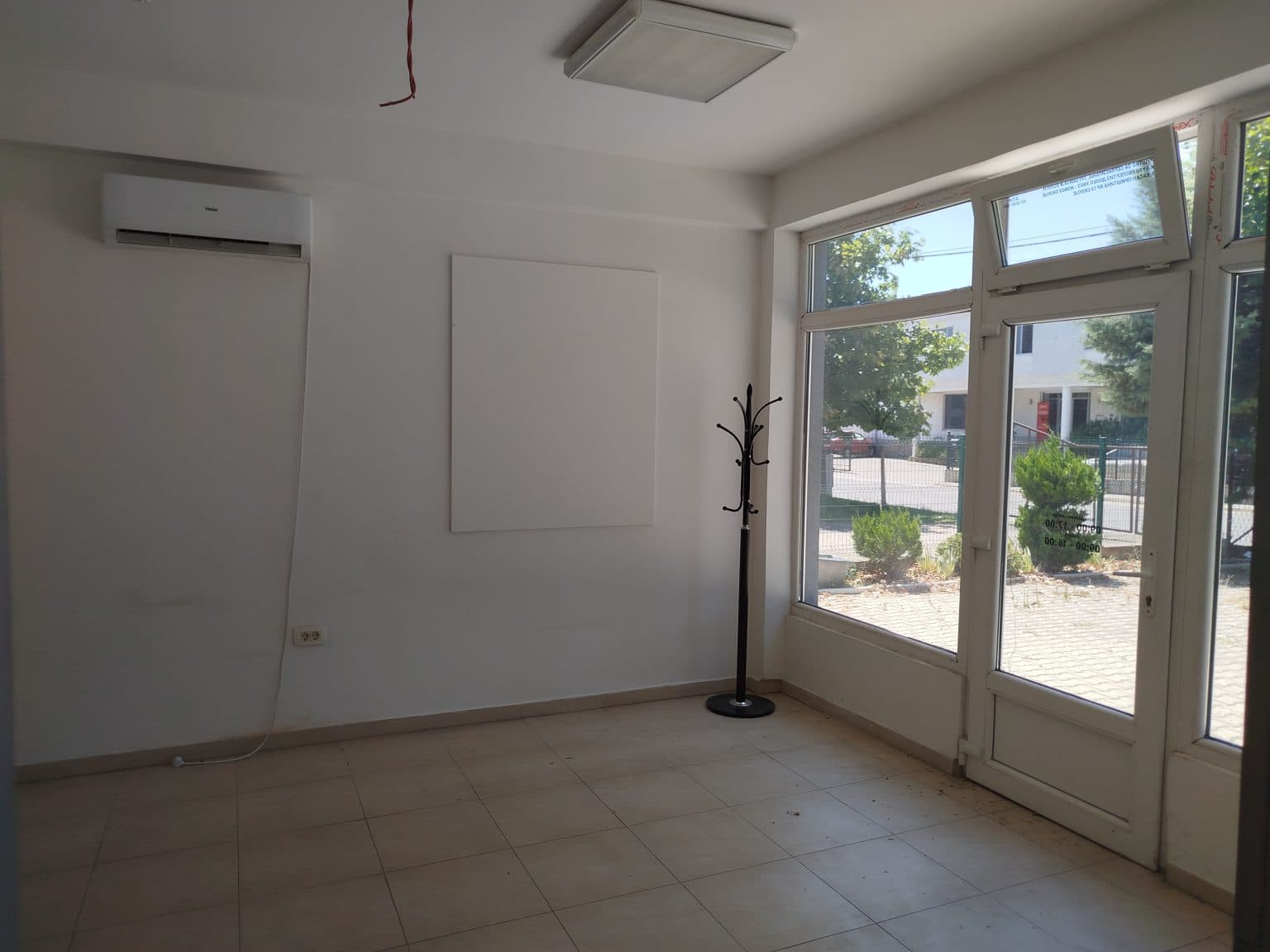 Business building in Vizbegovo - 2