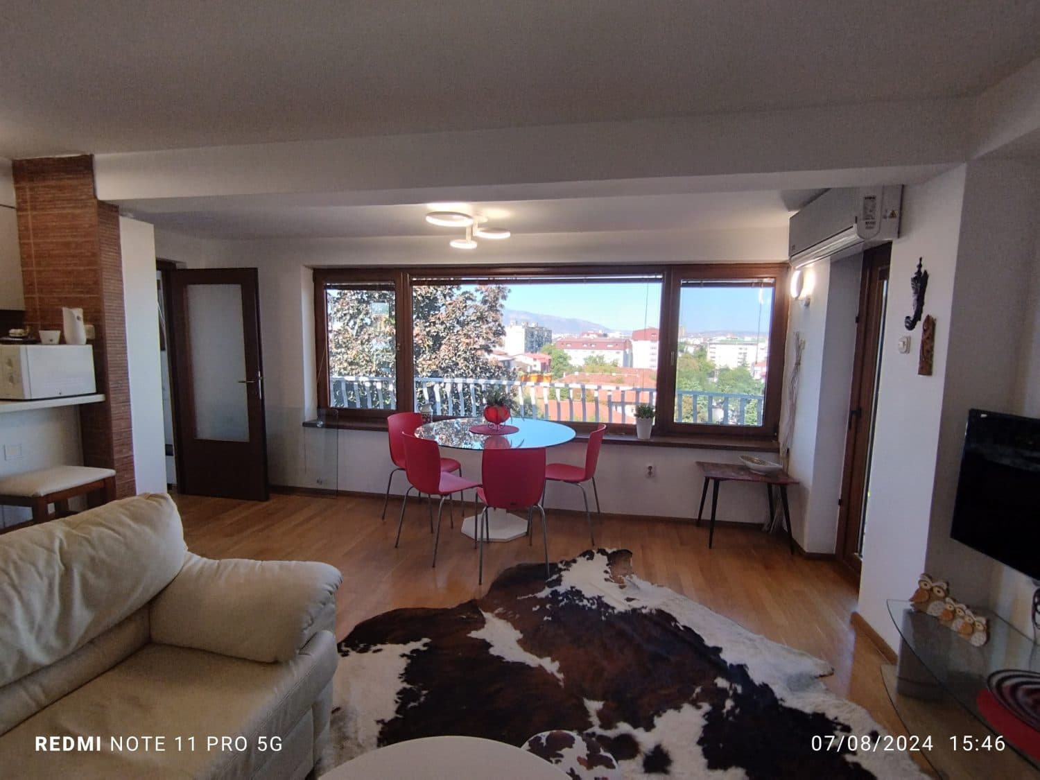 Fully furnished apartment with city view - For Rent - Crniche - Image 1