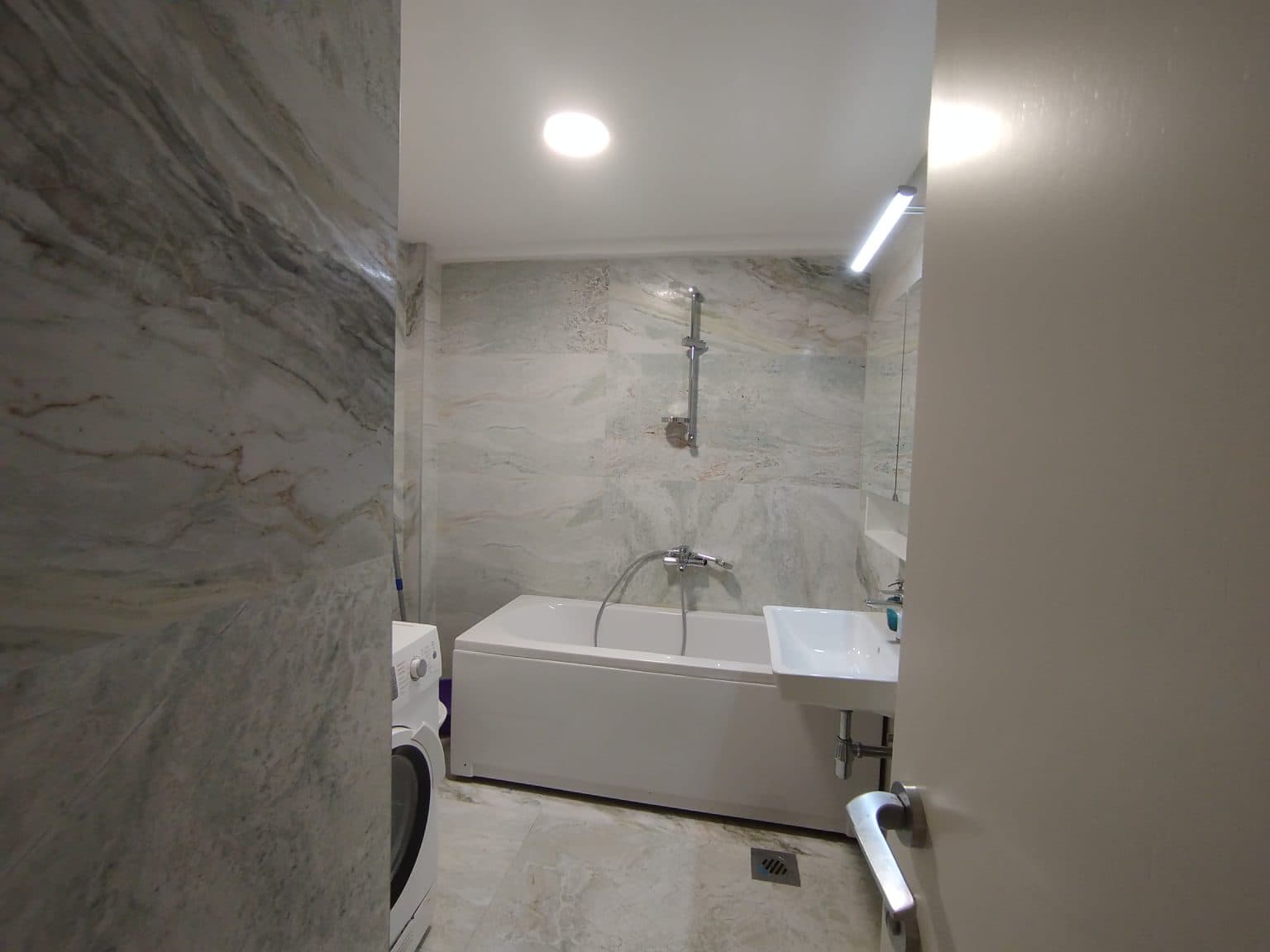 Apartment near the Ministry of Inferior - For Rent - Crniche - Image 13