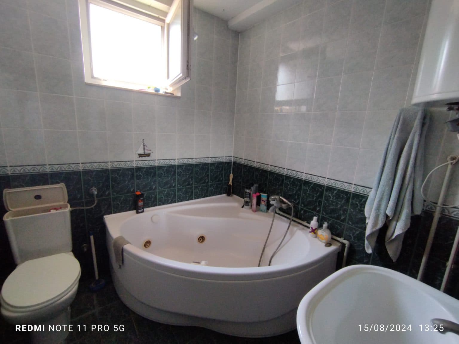 Family house with a beautiful view of nature - For Sale - Gjorche Petrov - Image 11