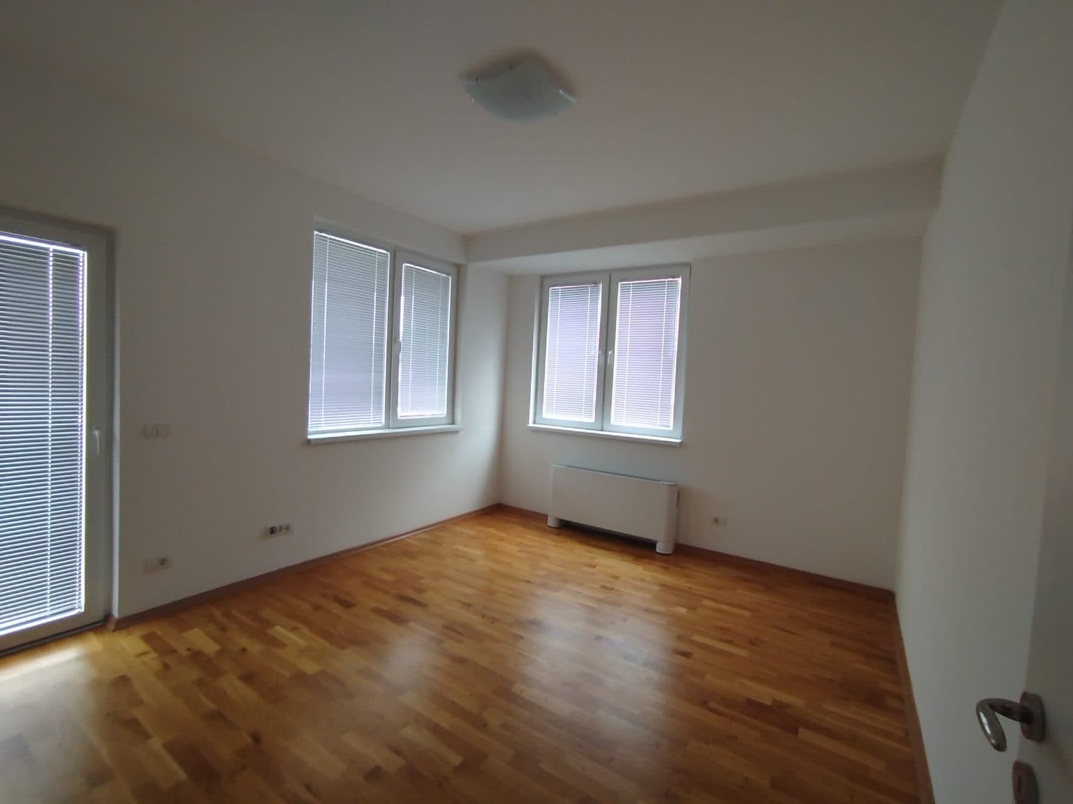 Нова модерна куќа во Бардовци - За Изнајмување - Бардовци - Слика 9