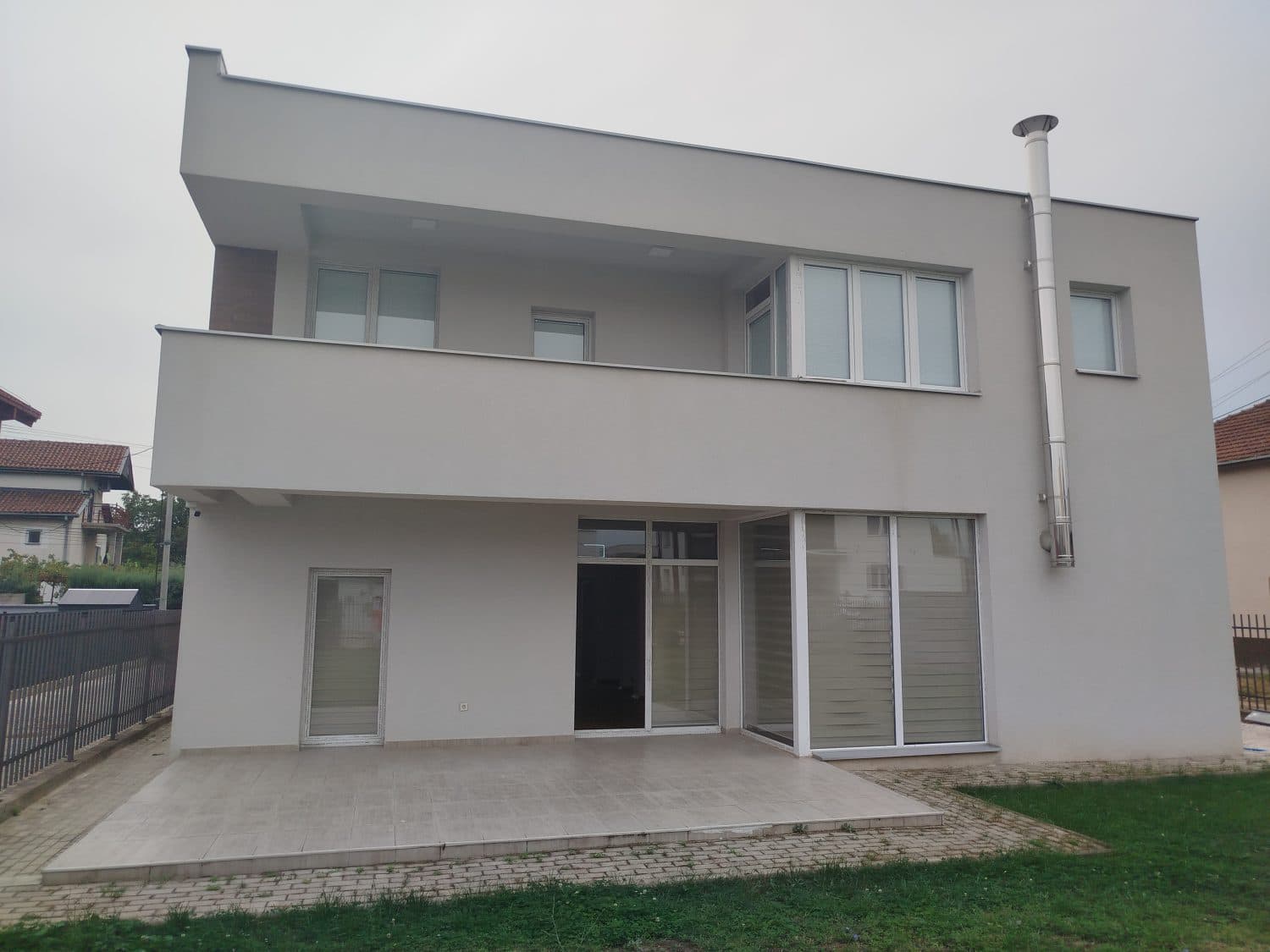 Нова модерна куќа во Бардовци - За Изнајмување - Бардовци - Слика 1