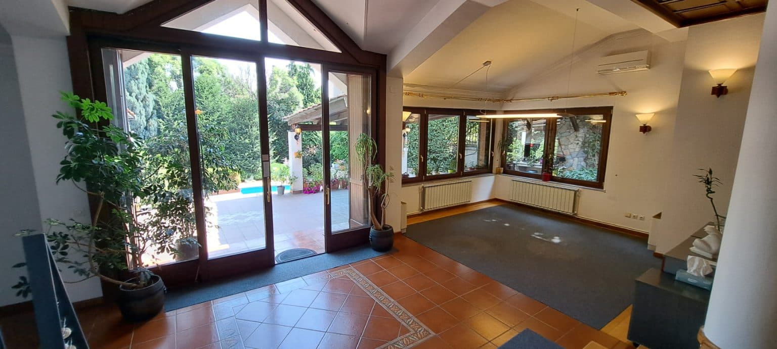 Exclusive house on prime location - For Sale - Crniche - Image 4