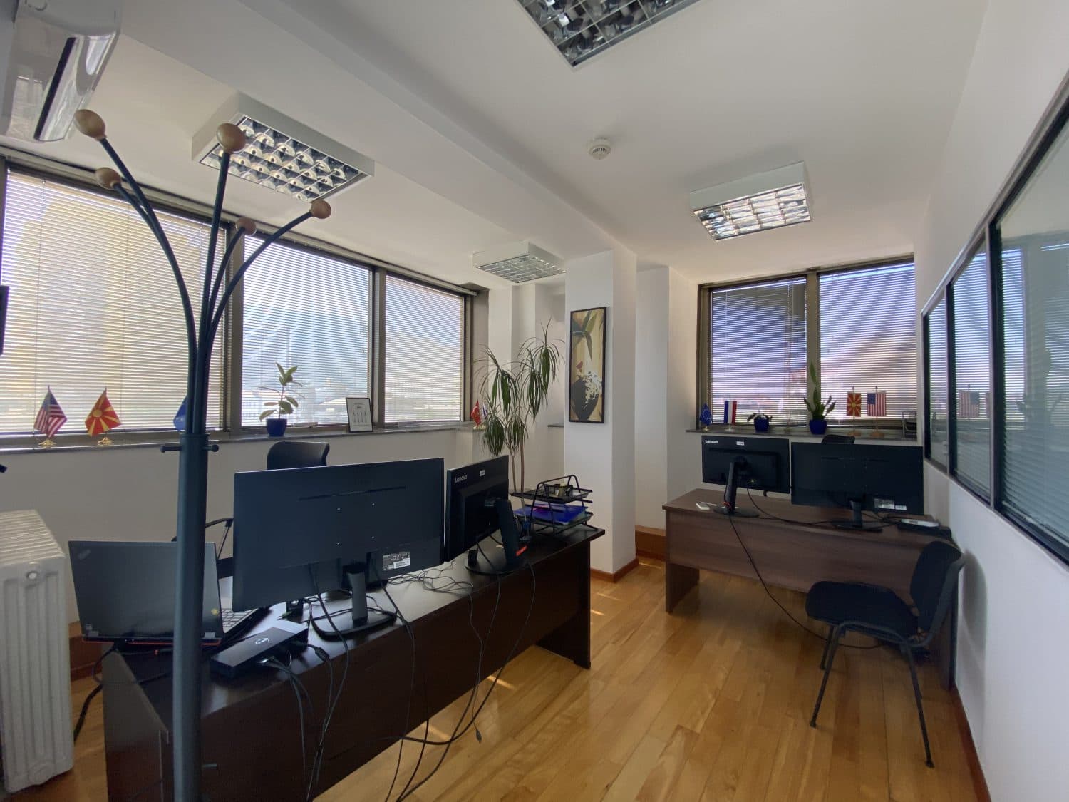 Деловен простор за изнајмување во Центар - За Изнајмување - Центар - Слика 2