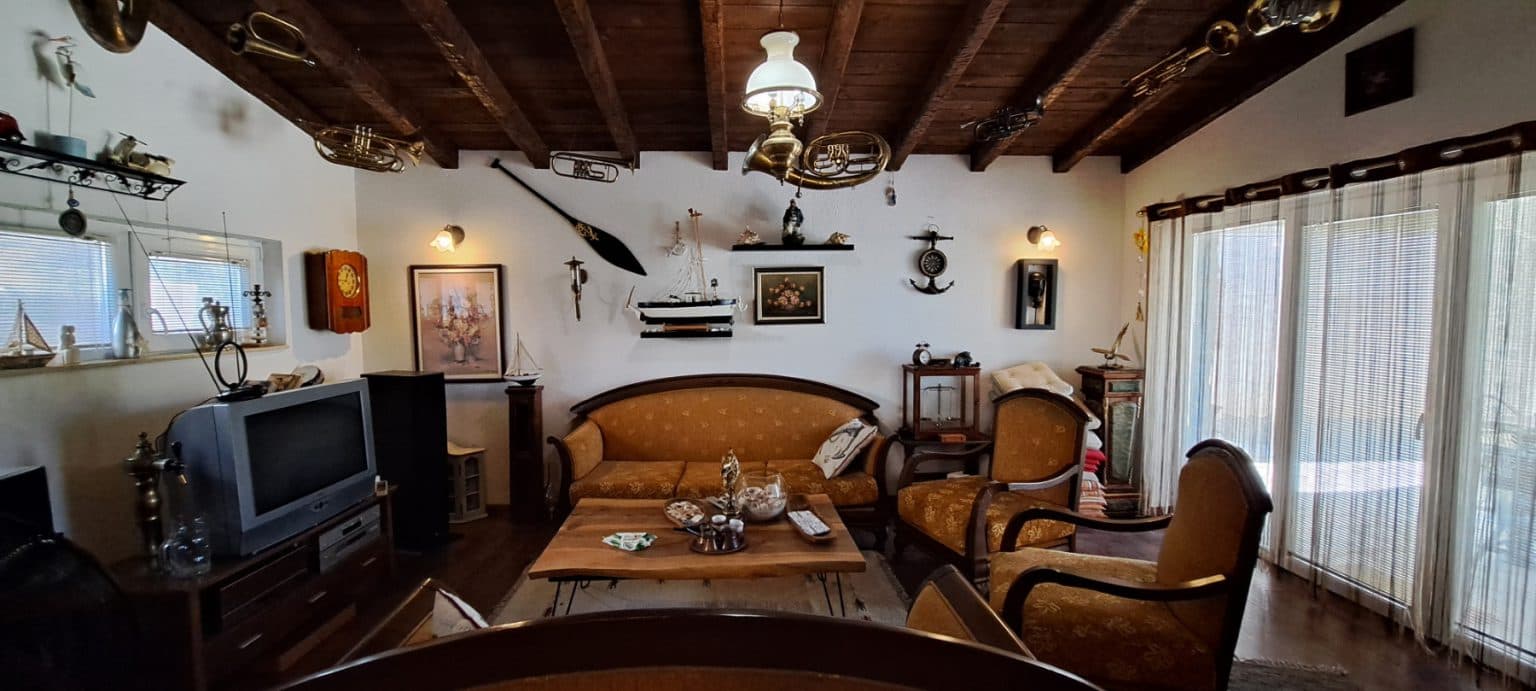 House 217m2 with green yard in Orman - For Sale - Gjorche Petrov - Image 11