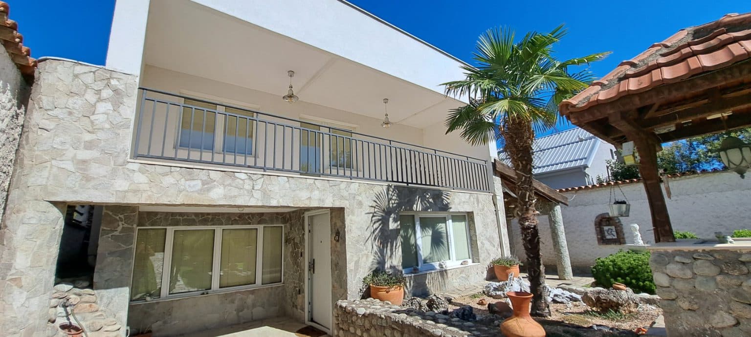 House 217m2 with green yard in Orman - For Sale - Gjorche Petrov - Image 5