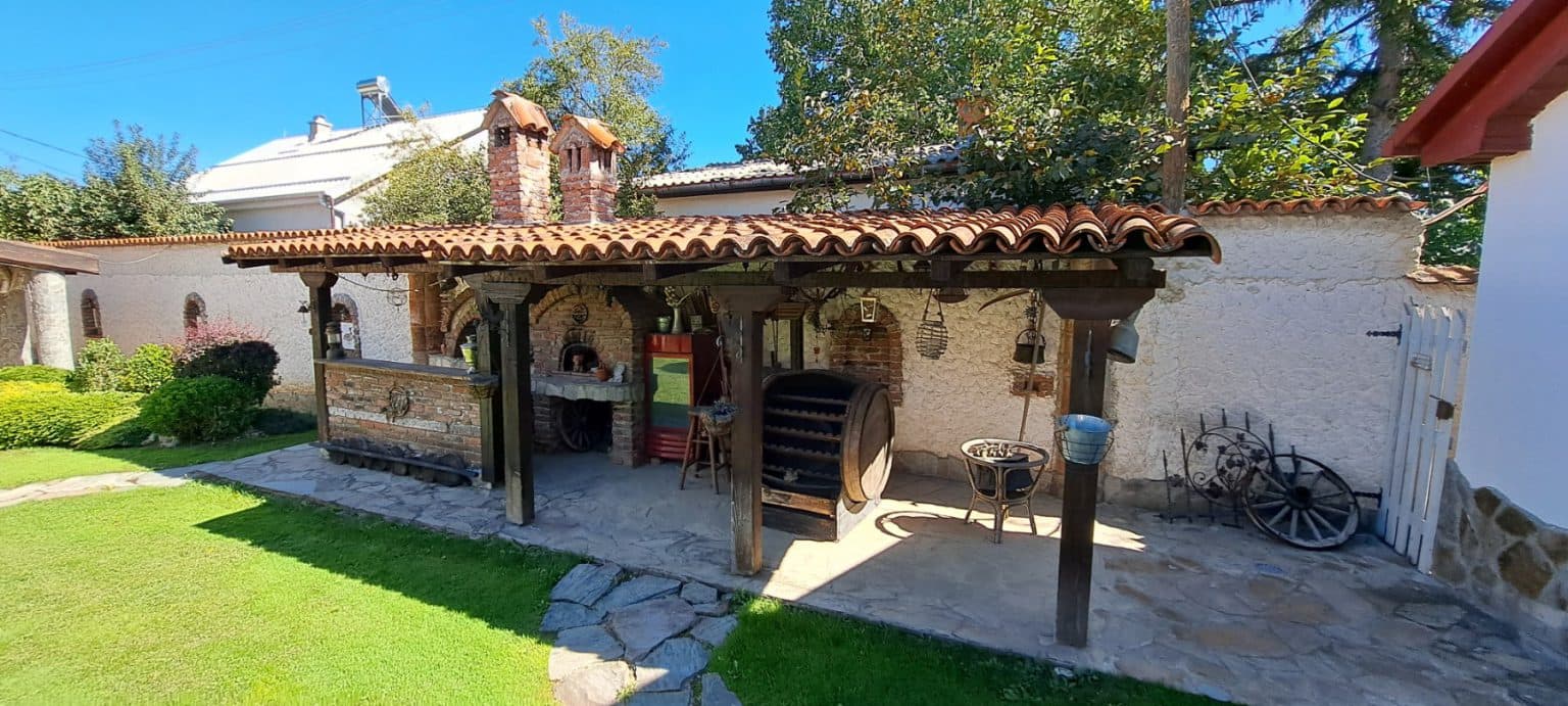 House 217m2 with green yard in Orman - For Sale - Gjorche Petrov - Image 9