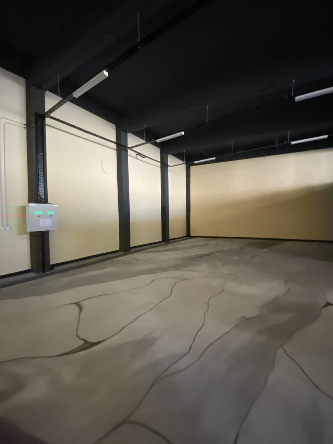 Showroom 164m2 in Kisela Voda - For Rent - Kisela Voda