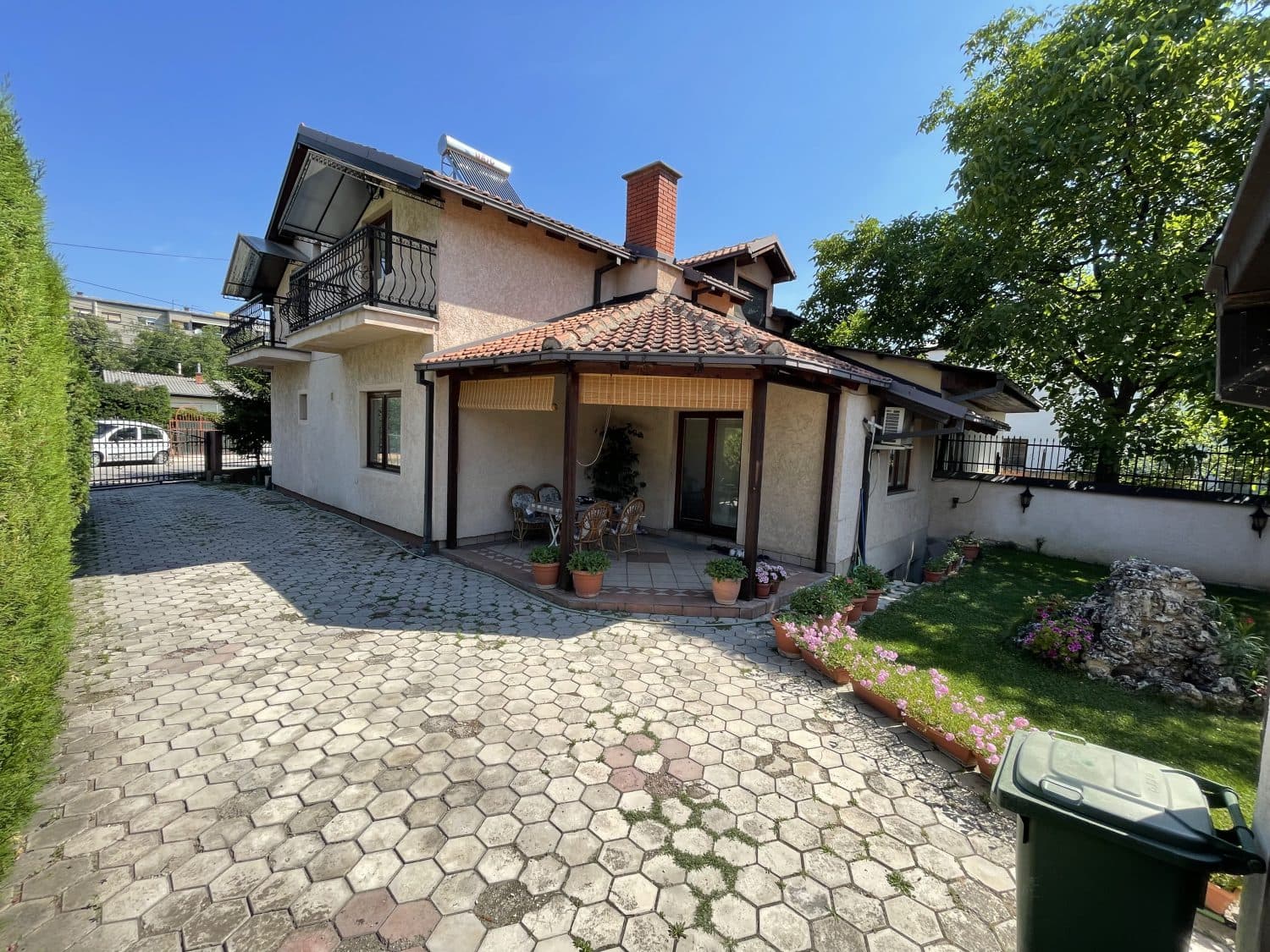 Се продава куќа во Хром - За Продажба - Ѓорче Петров - Слика 1