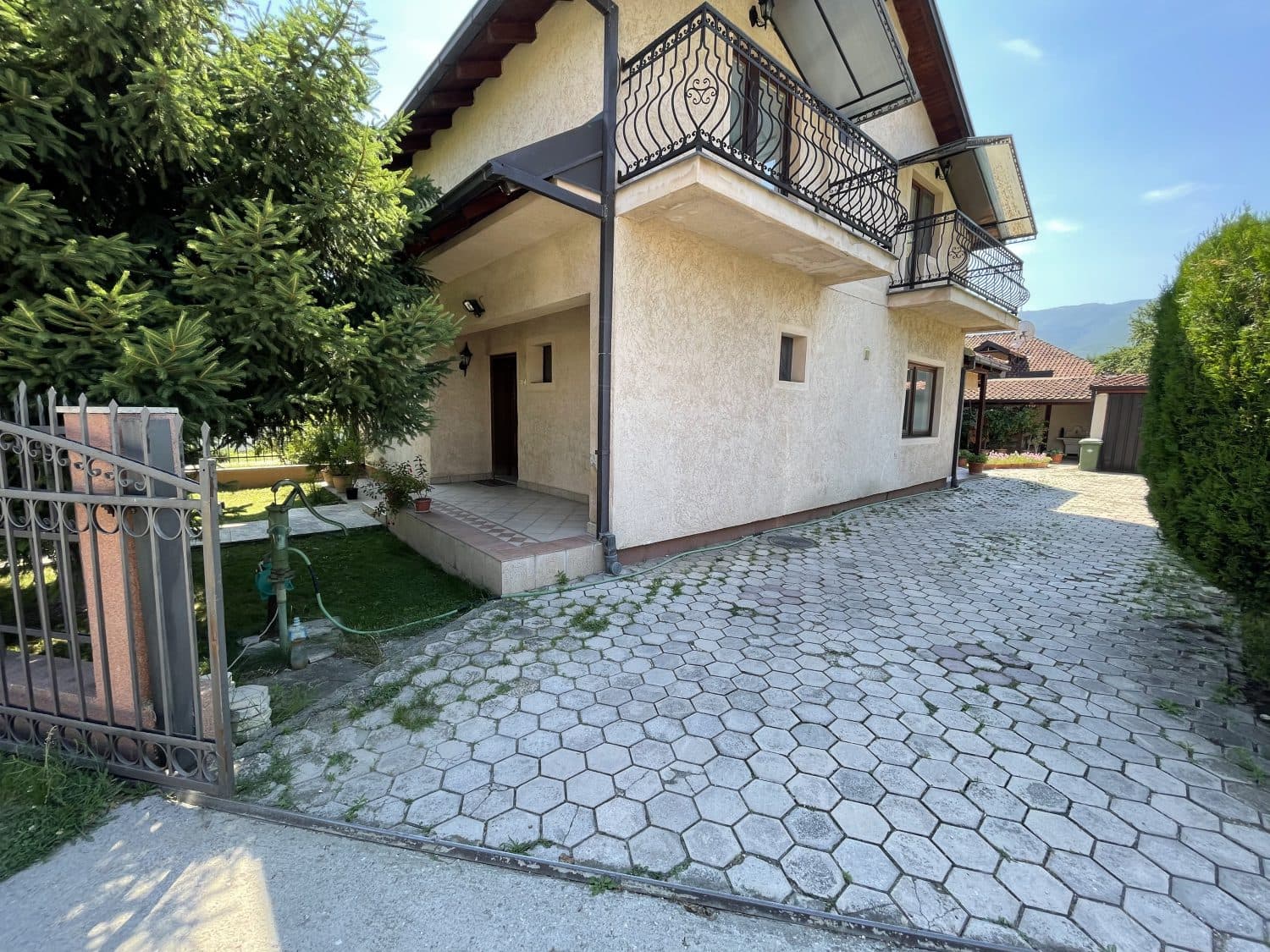 Се продава куќа во Хром - За Продажба - Ѓорче Петров - Слика 3