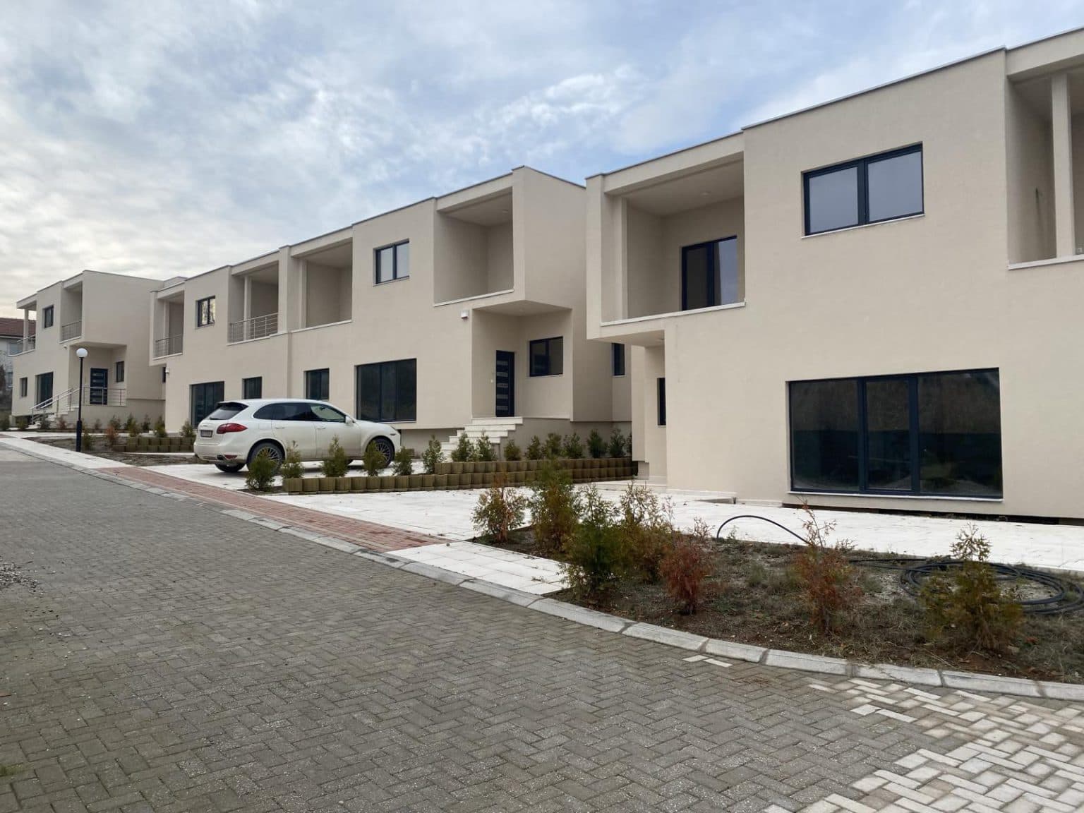 New villas with spacious yard in Bardovci - For Rent - Bardovci