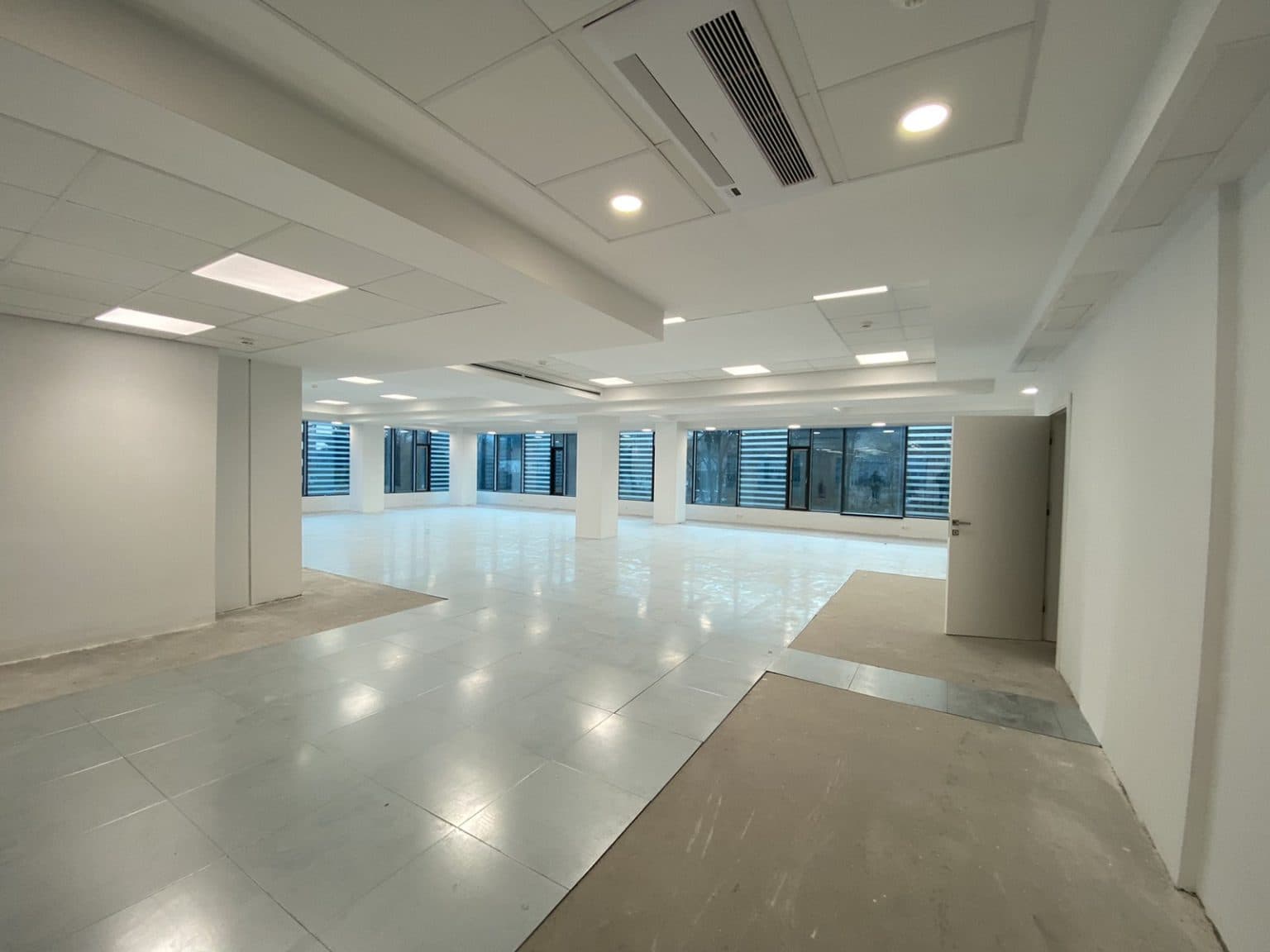 Office space 600m2 in Center - For Rent - Centar - Image 1