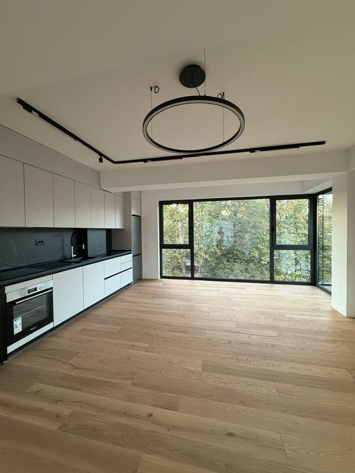 Modern office space 550m2 in Taftalidze - For Rent - Karposh - Image 2
