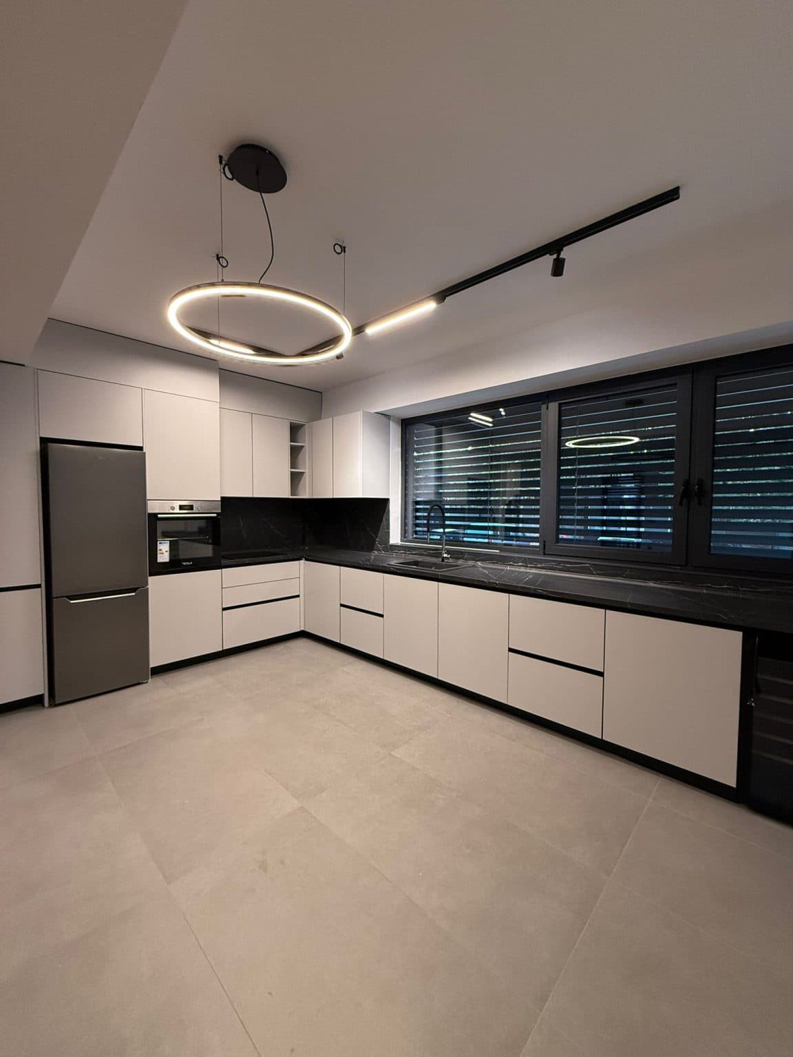 Modern office space 550m2 in Taftalidze - For Rent - Karposh - Image 14