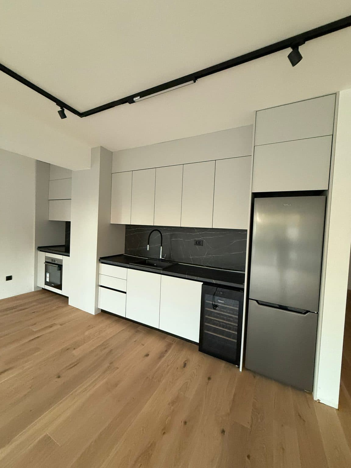 Modern office space 550m2 in Taftalidze - For Rent - Karposh - Image 17