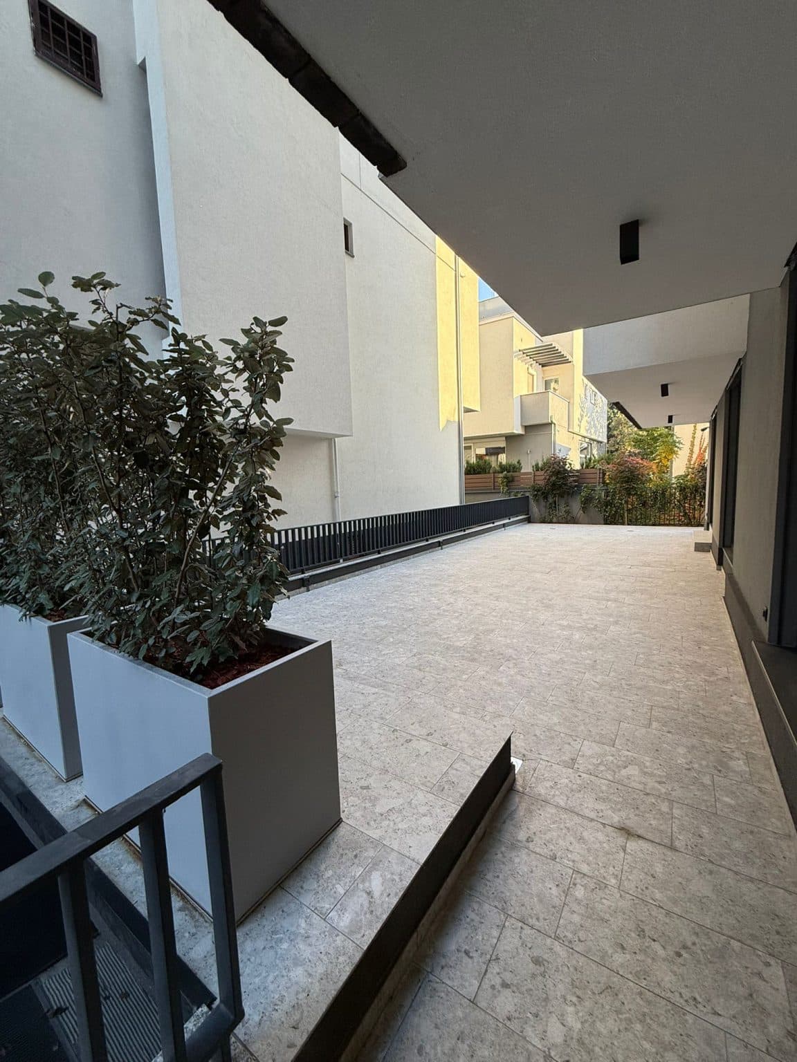 Modern office space 550m2 in Taftalidze - For Rent - Karposh - Image 23