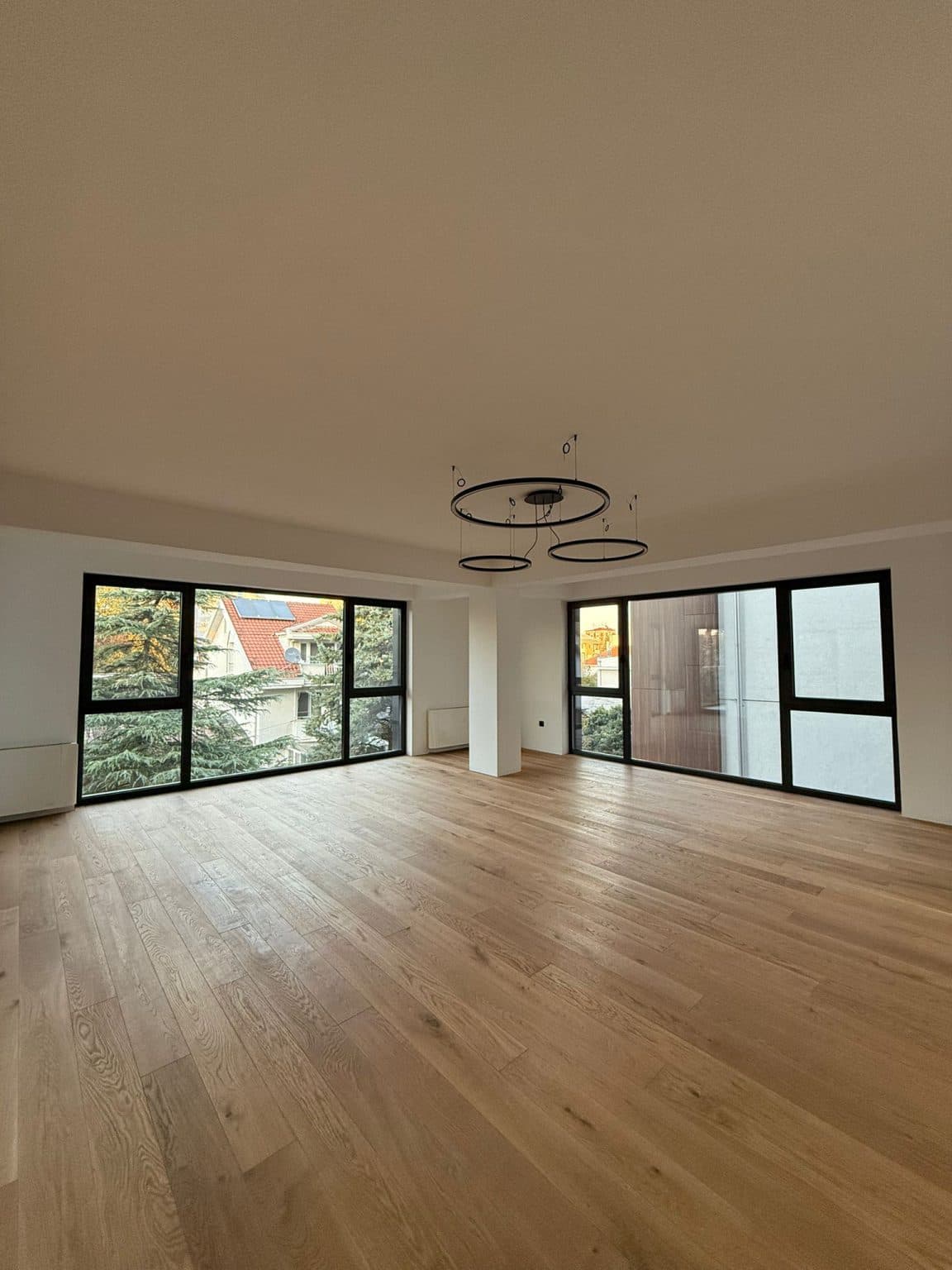 Modern office space 550m2 in Taftalidze - For Rent - Karposh - Image 1