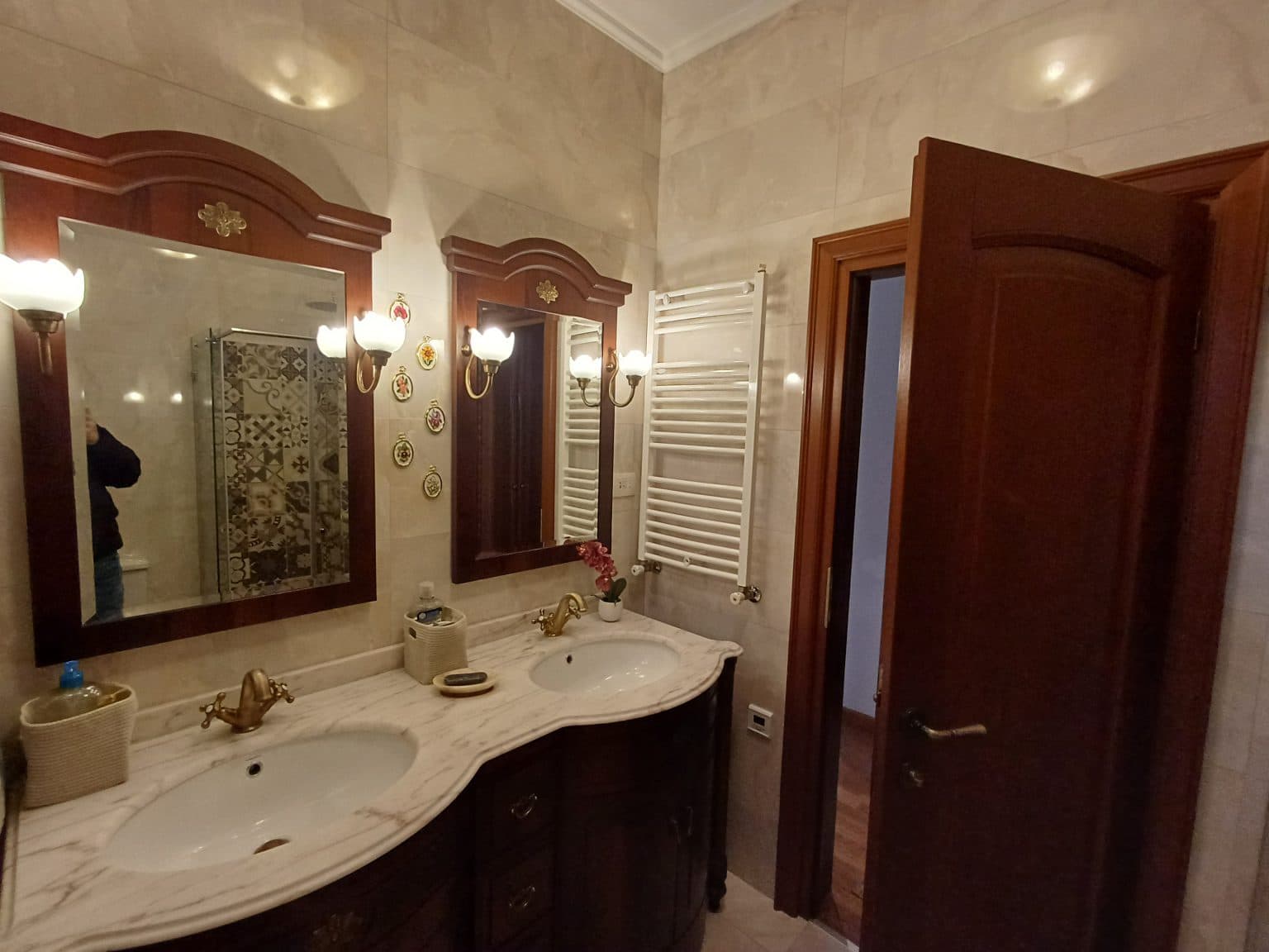 Модерна куќа 250м2 на Водно - За Изнајмување - Водно - Слика 11