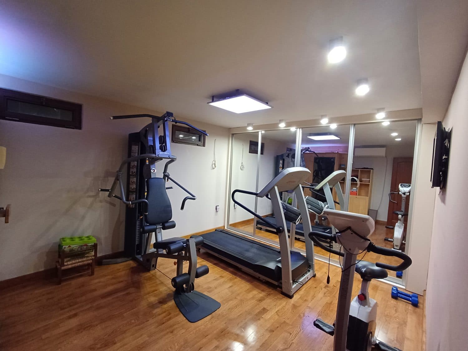 Modern house 250m2 on Vodno - For Rent - Vodno - Image 17