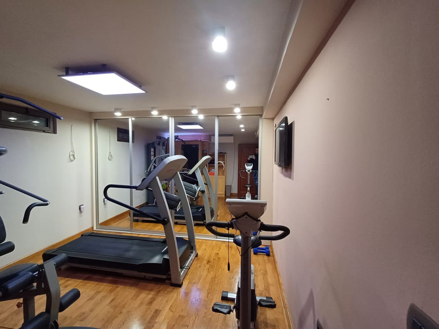 Modern house 250m2 on Vodno - For Rent - Vodno - Image 18