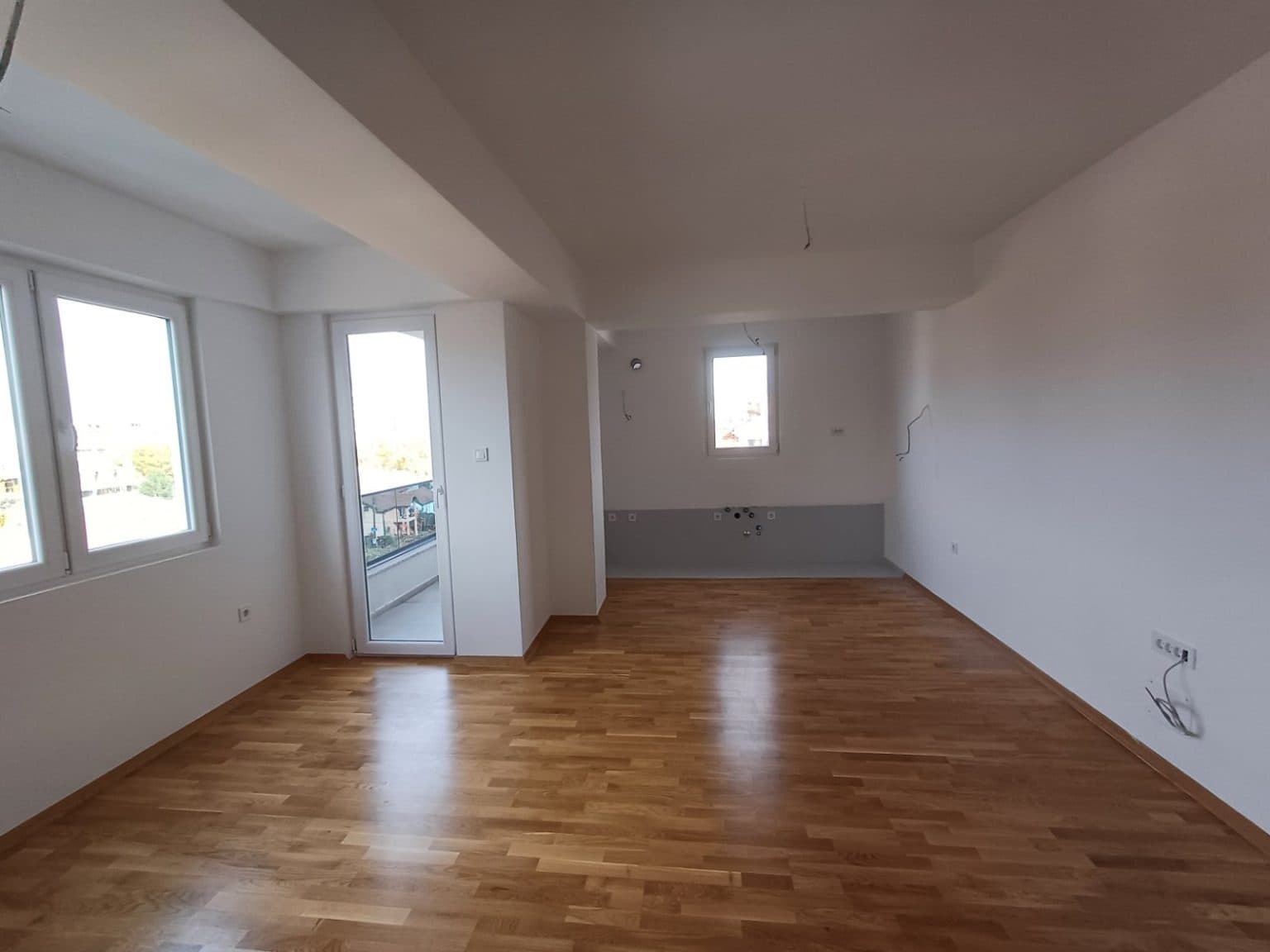 Стан 120м2 на мирна локација во Хром - За Продажба - Ѓорче Петров - Слика 4