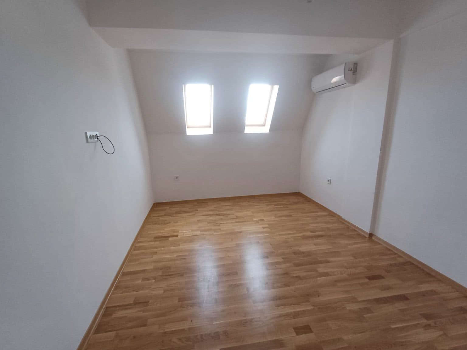 Стан 120м2 на мирна локација во Хром - За Продажба - Ѓорче Петров - Слика 5