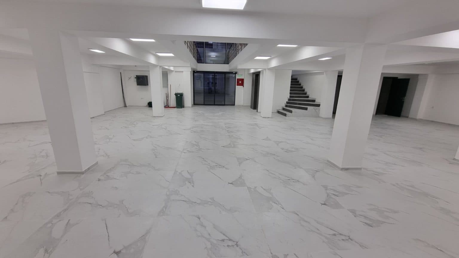 Деловен простор 613м2 во Битола - За Изнајмување - Битола - Слика 5