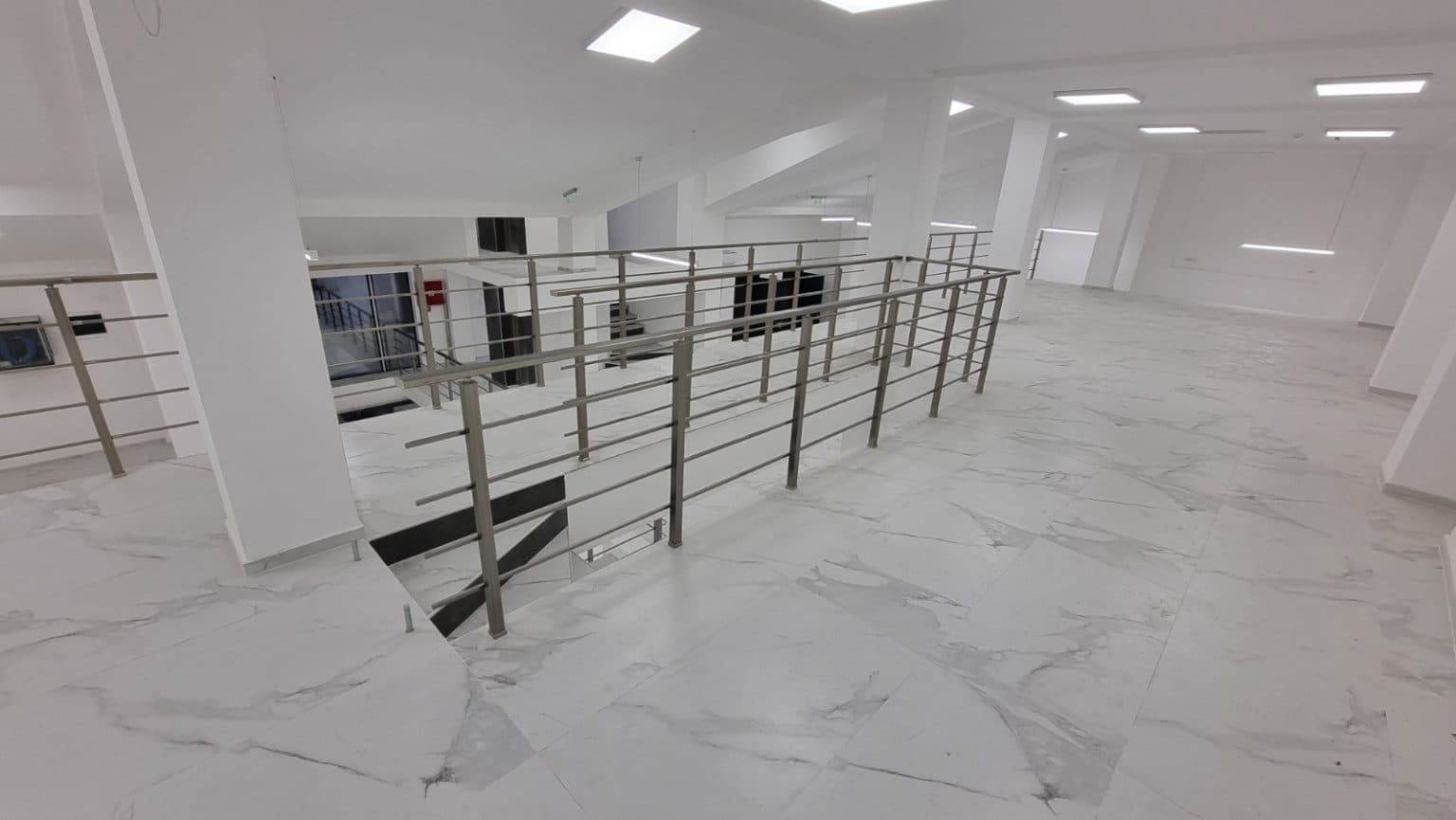 Деловен простор 613м2 во Битола - За Изнајмување - Битола - Слика 10