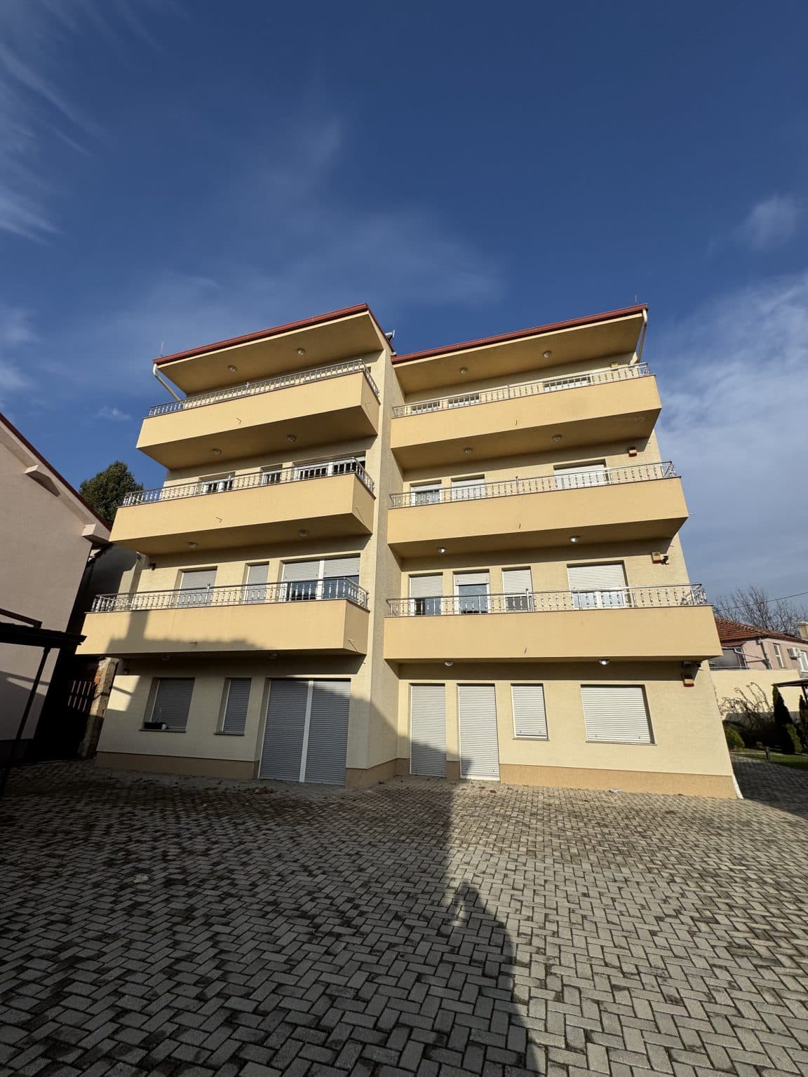 Деловен простор 720м2 во Битола - За Изнајмување - Битола - Слика 1