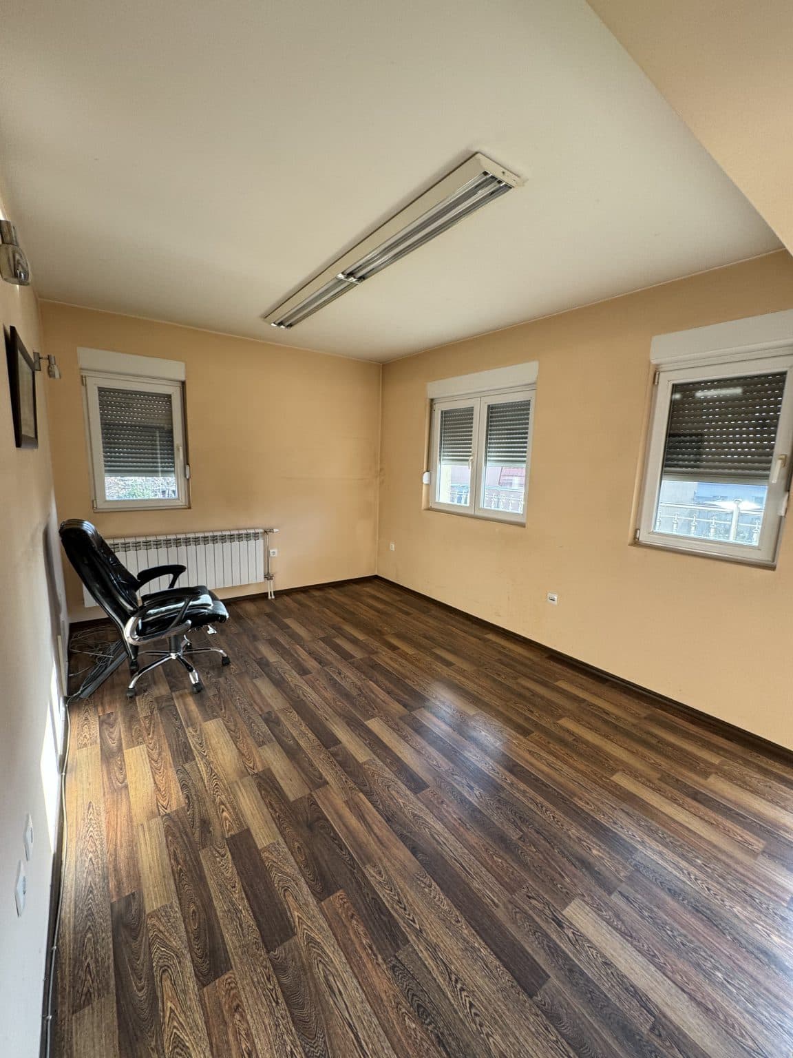 Деловен простор 720м2 во Битола - За Изнајмување - Битола - Слика 7