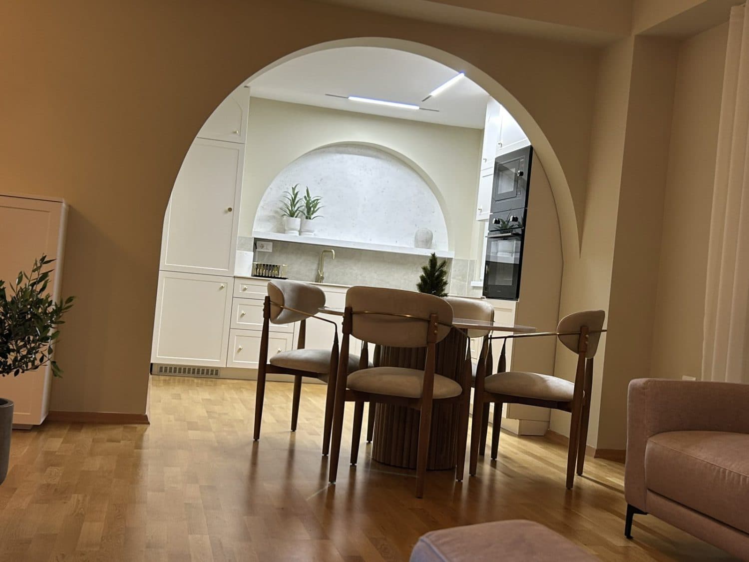 Комплетно опремен стан 73m2 во East Gate - За Изнајмување - Гази Баба - Слика 4