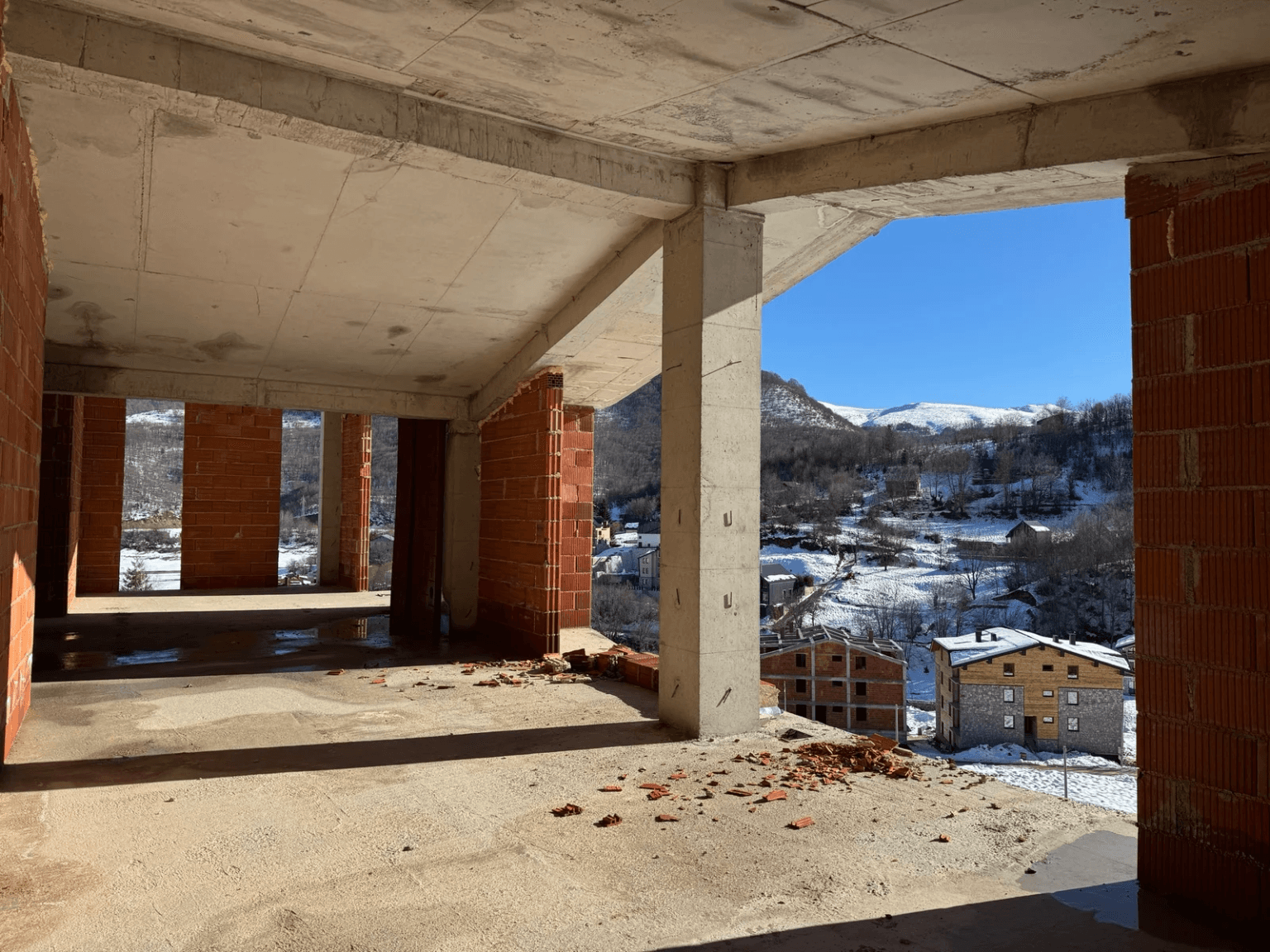 Апартман 62м2 со двор 40м2 во нов комплекс во Маврово - За Продажба - Маврово - Слика 12