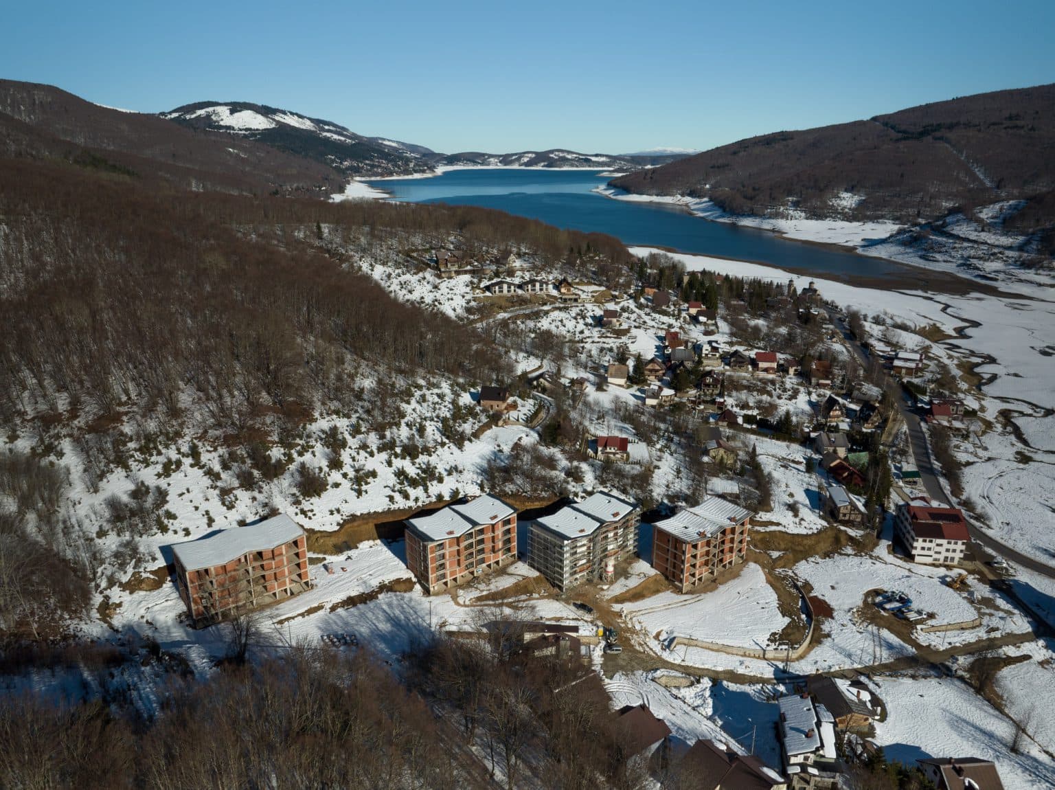 Нoв 72м2 aпартман во Маврово - За Продажба - Маврово - Слика 17