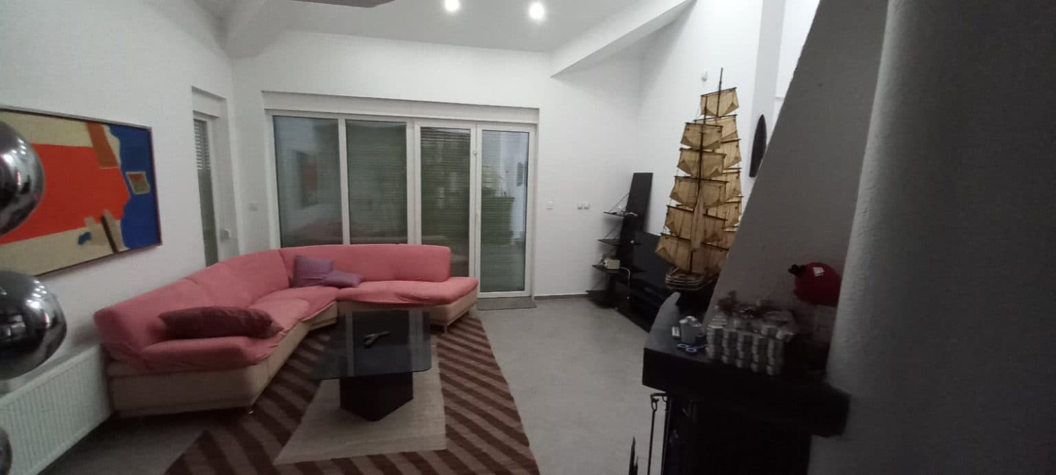 Spacious house 300m2 with garden in Vizbegovo - For Sale - Karposh - Image 9