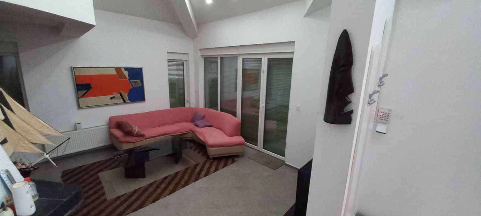 Spacious house 300m2 with garden in Vizbegovo - For Sale - Karposh - Image 14