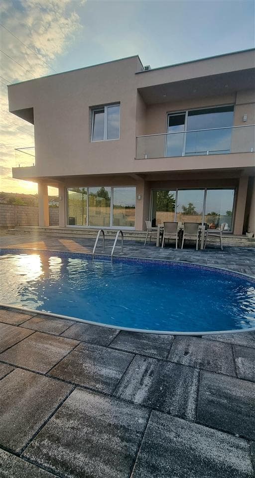 Се продава модерна куќа во Пинтија - За Продажба - Кисела Вода - Слика 4