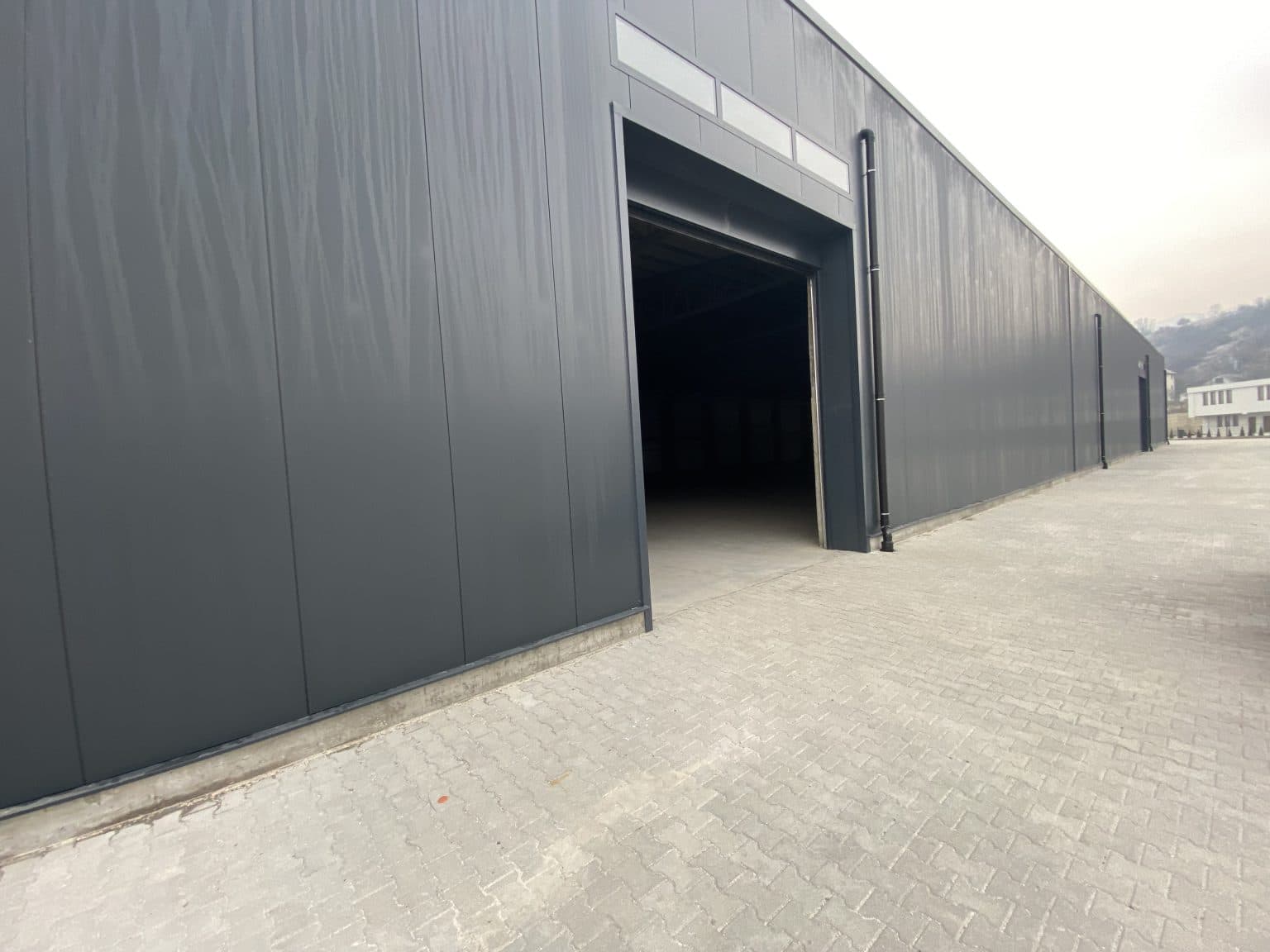 Индустриски објект 2500м2 - 2