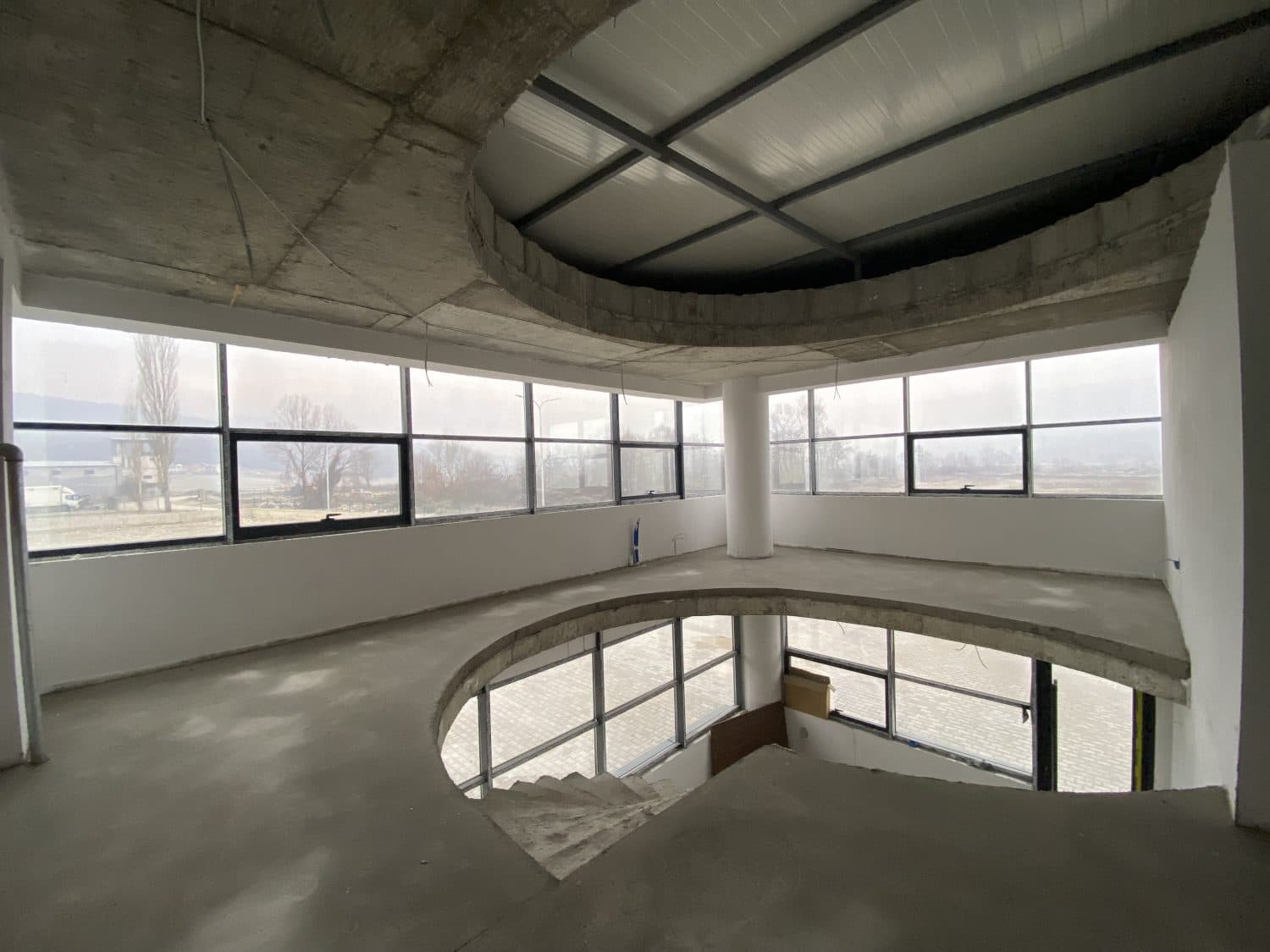 Индустриски објект 2500м2 - За Изнајмување - Ѓорче Петров - Слика 6