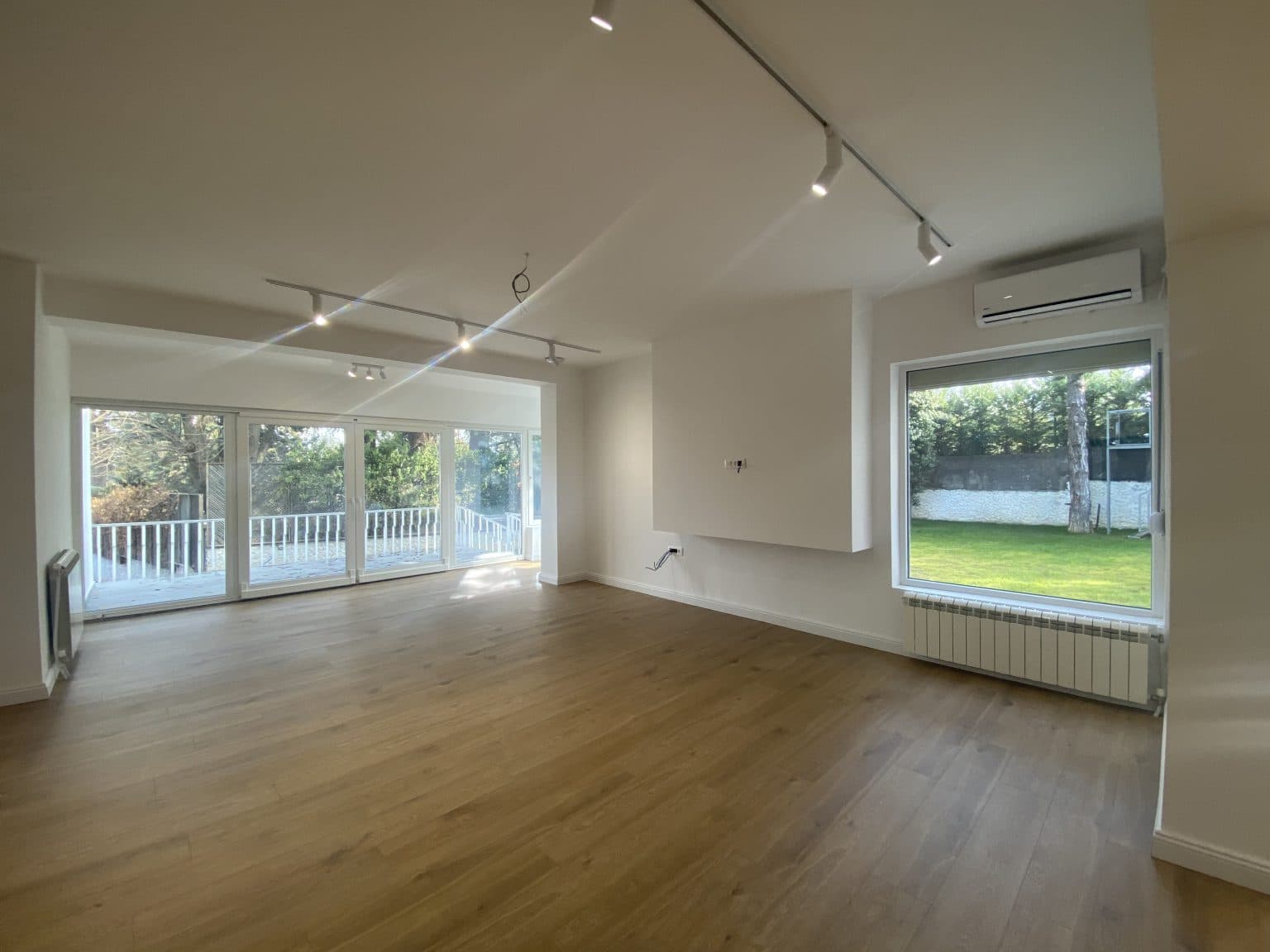 Exclusive new house 300m2 on Vodno - For Rent - Vodno