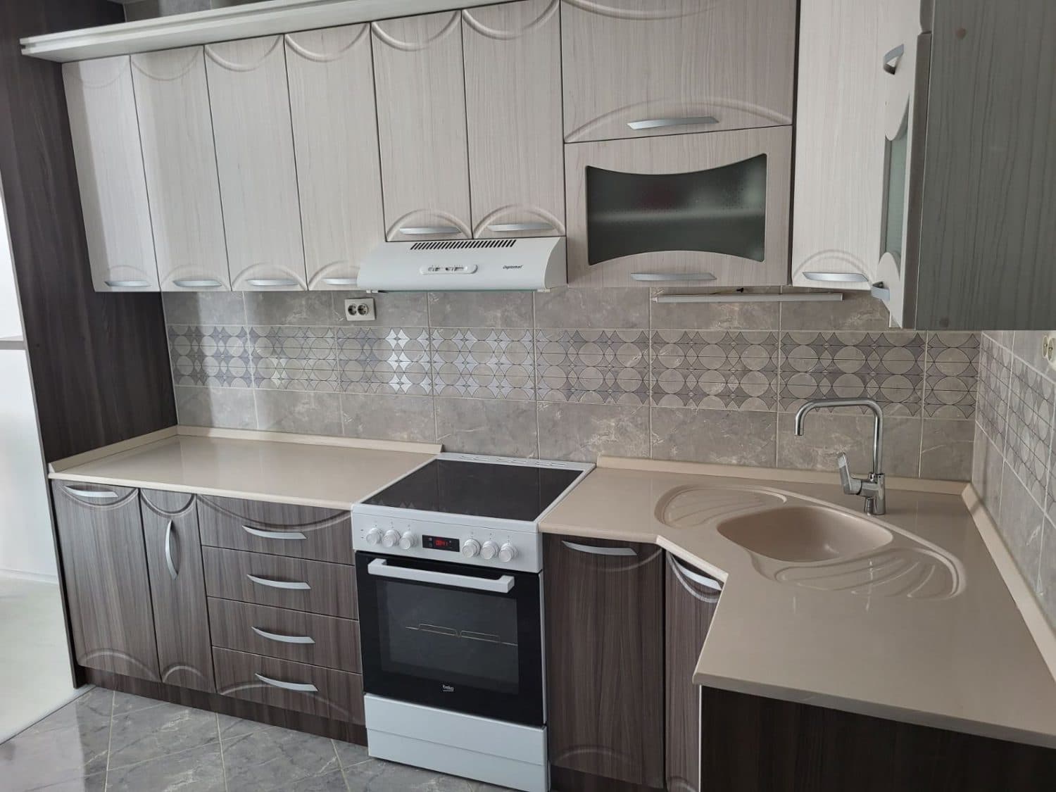 Spacious apartment 90m2 in Avtokomanda - For Rent - Gazi Baba - Image 4