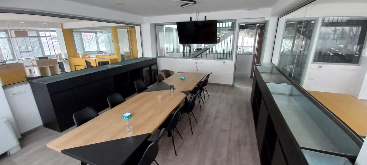 Warehouse 2900m2 with office building in Vizbegovo - За Изнајмување - Карпош - Image 1