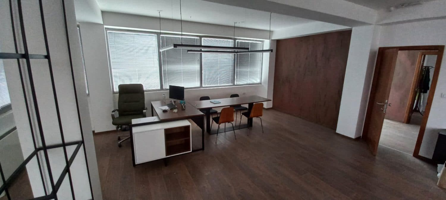 Warehouse 2900m2 with office building in Vizbegovo - За Изнајмување - Карпош - Image 8