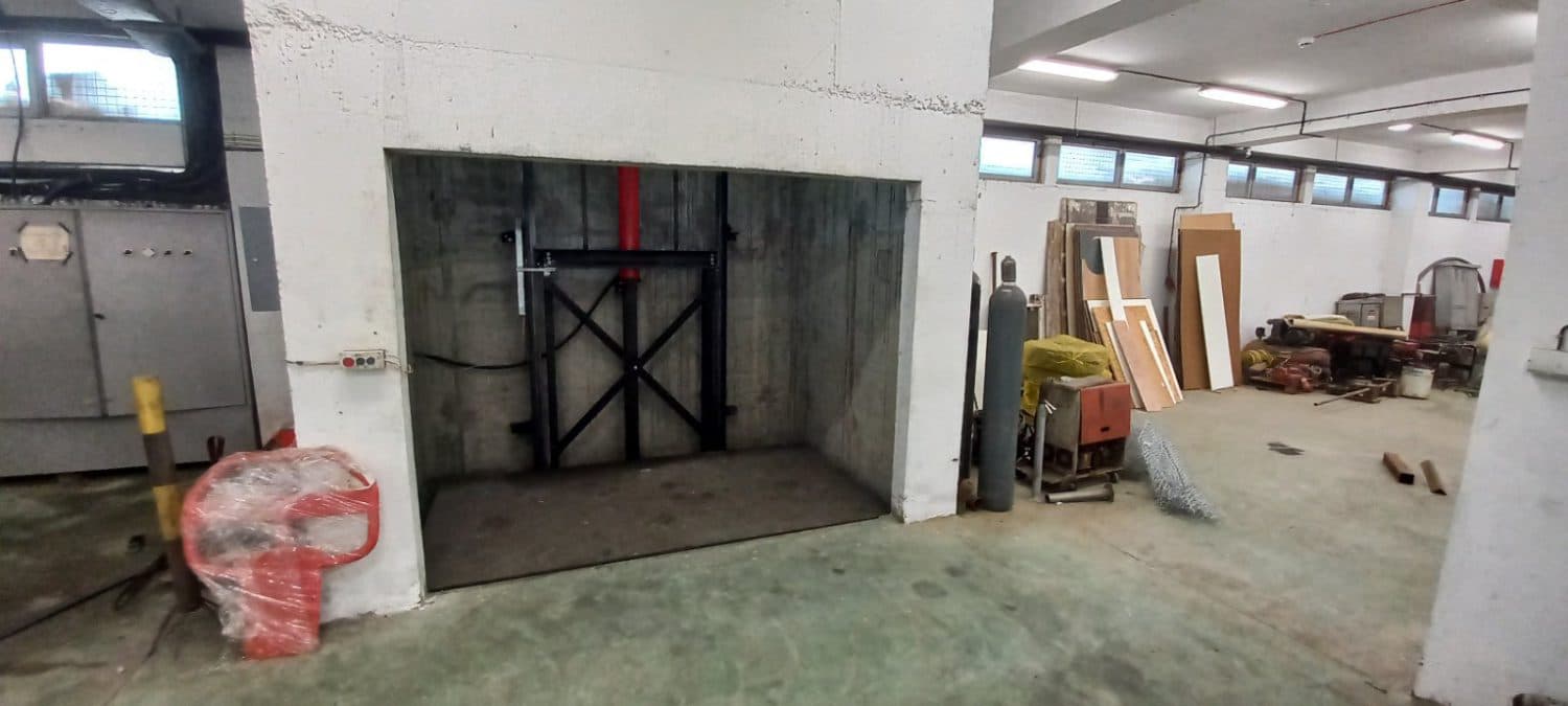 Warehouse 2900m2 with office building in Vizbegovo - За Изнајмување - Карпош - Image 17