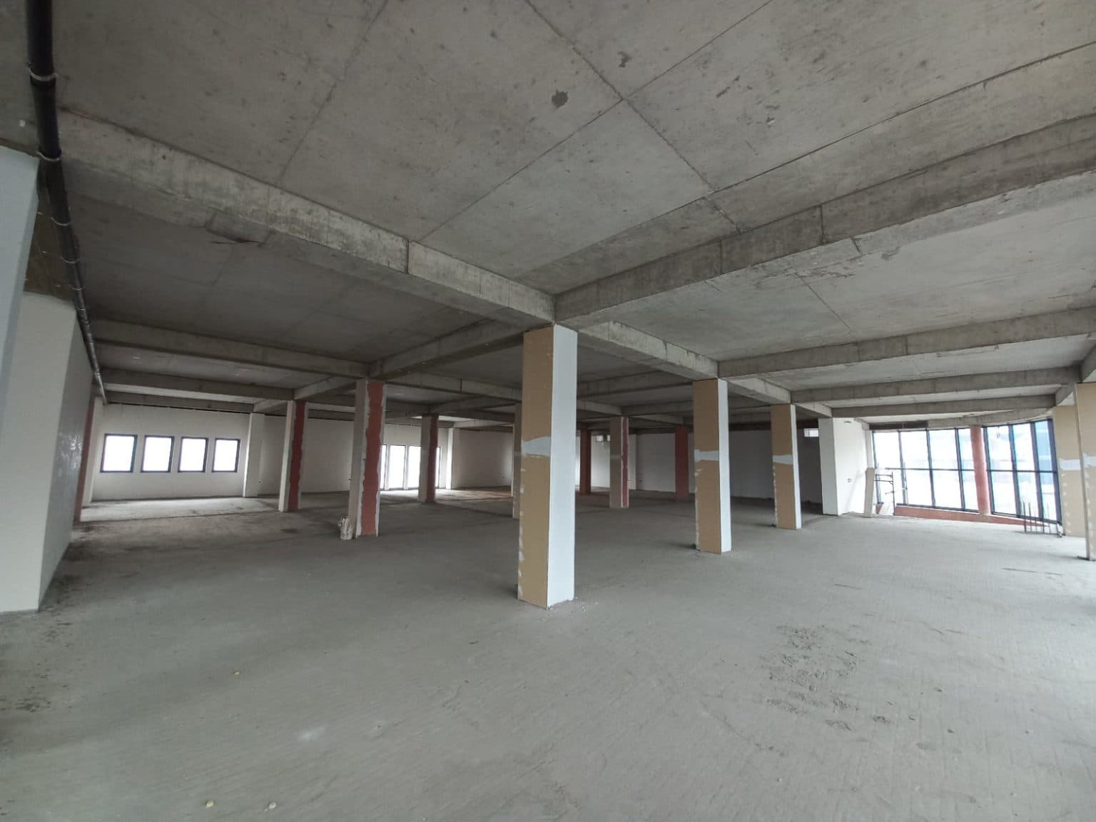 Магацин 2900м2 во Ѓорче Петров - За Изнајмување - Ѓорче Петров