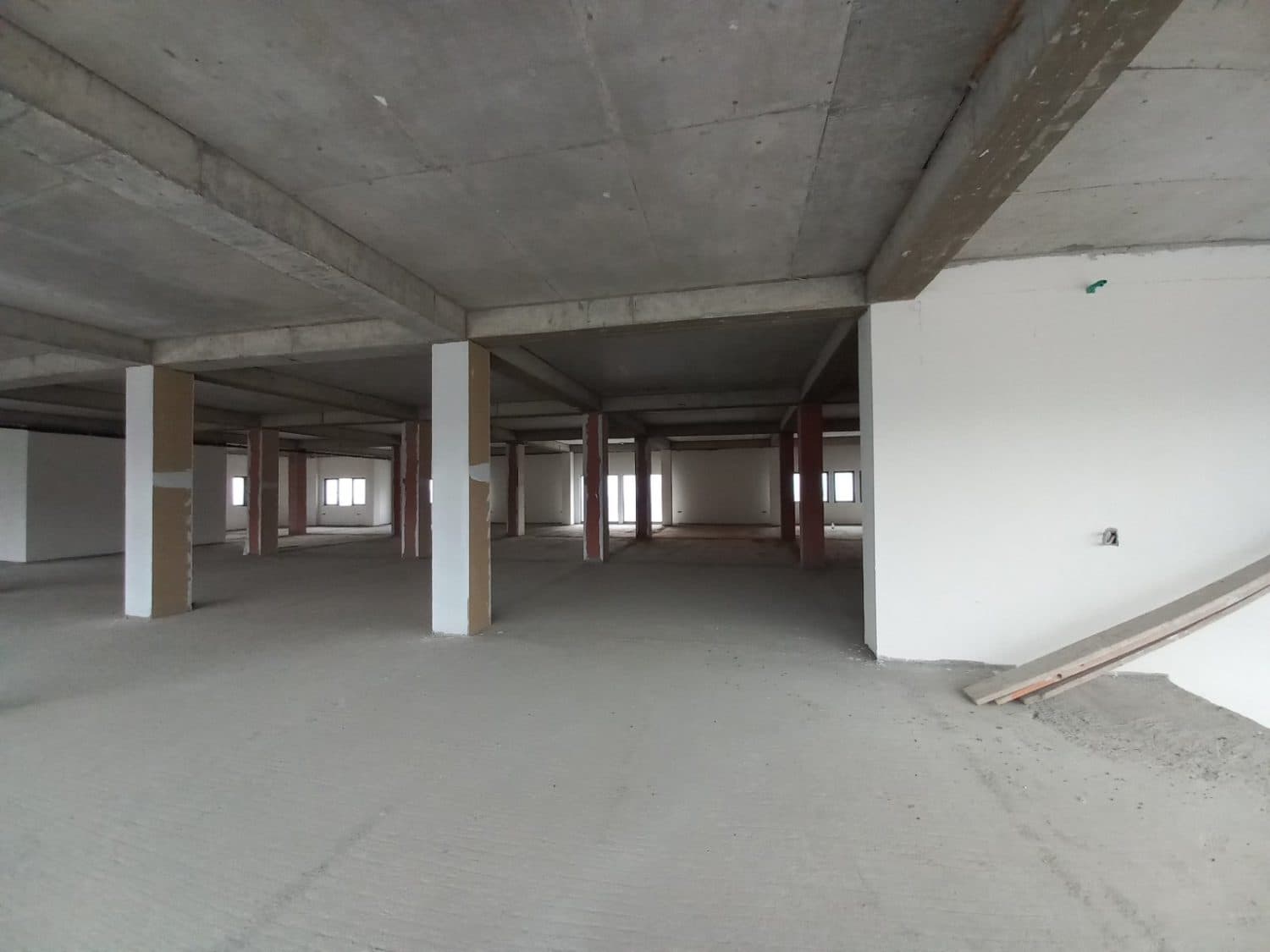 Магацин 2900м2 во Ѓорче Петров - За Изнајмување - Ѓорче Петров - Слика 2